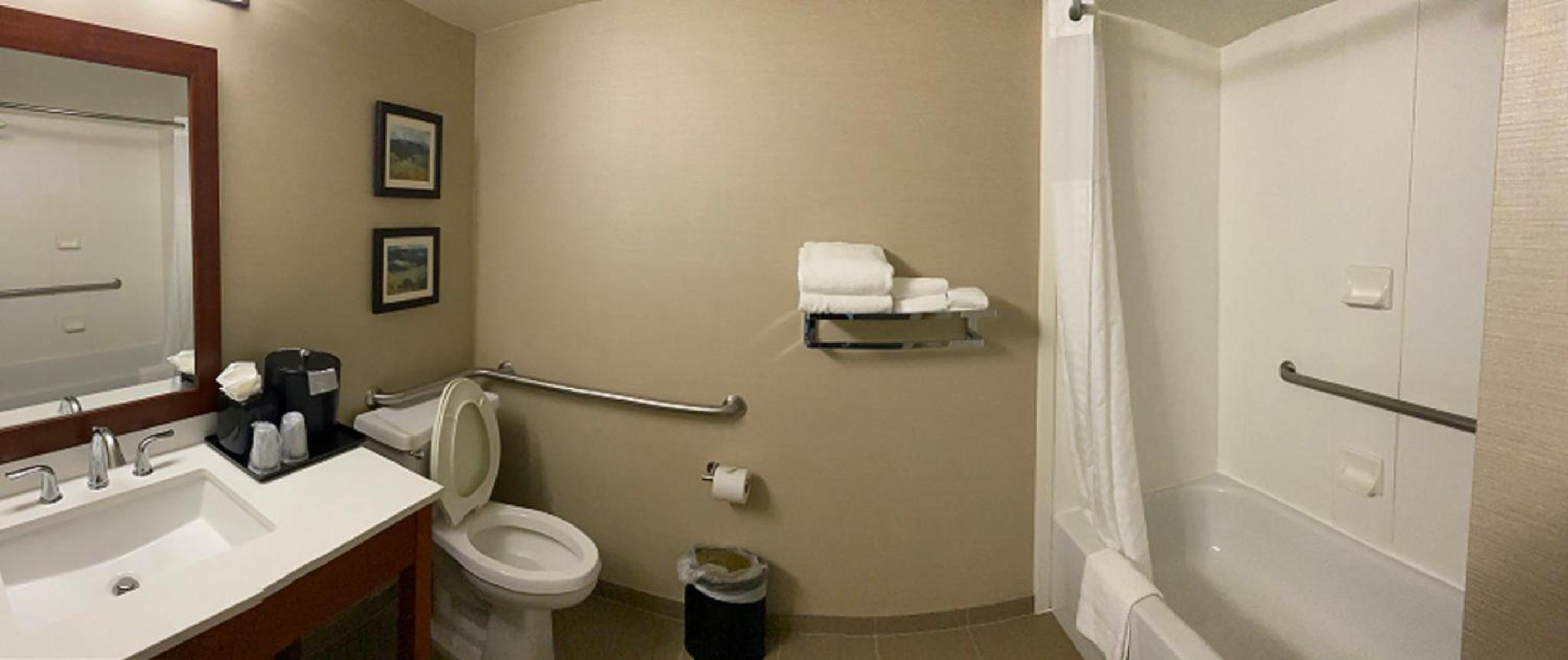 King Room - Accessible/Non-Smoking - Photo 4