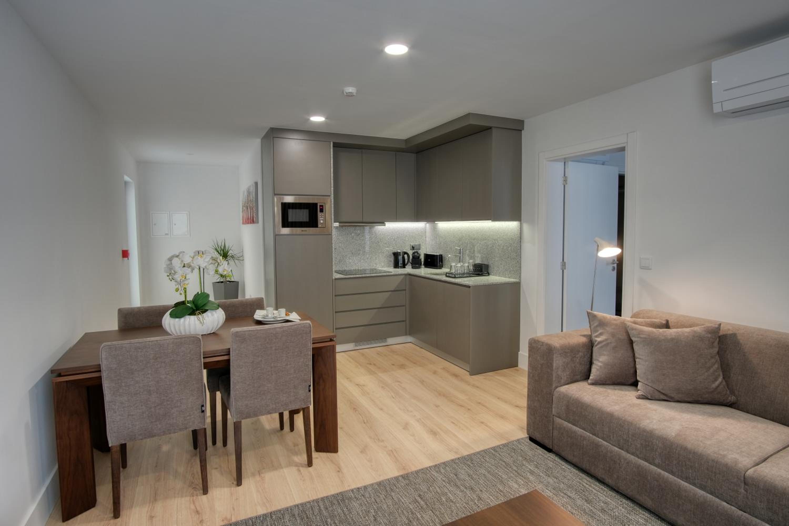 One-Bedroom Apartment photo 1