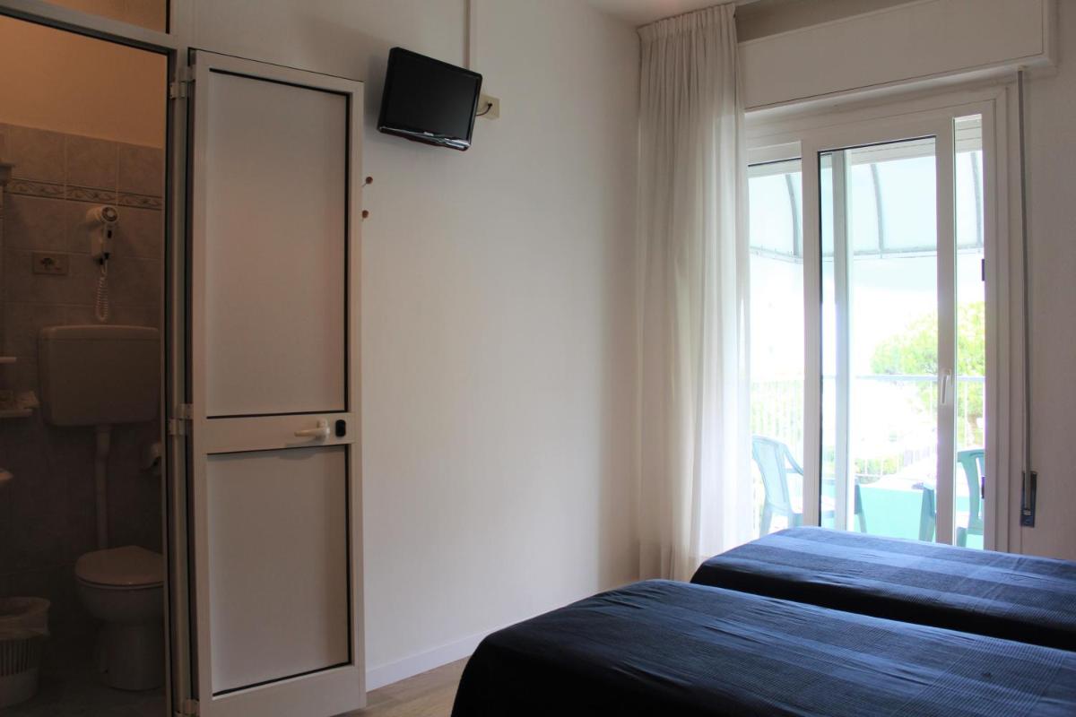 Economy Double or Twin Room photo 3