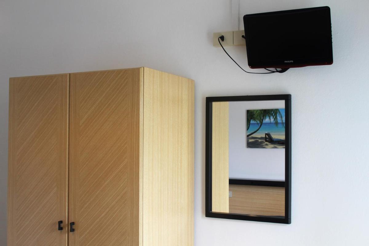 Single Room photo 3