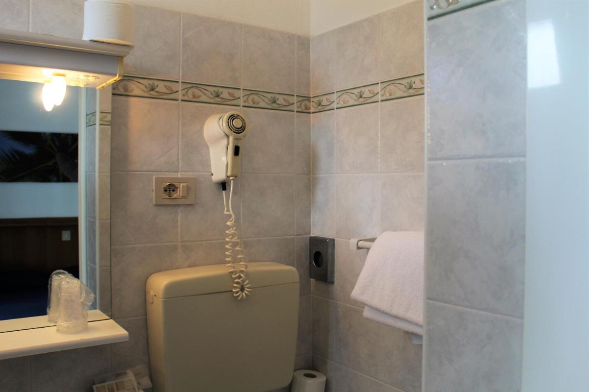 Double or Twin Room photo 3