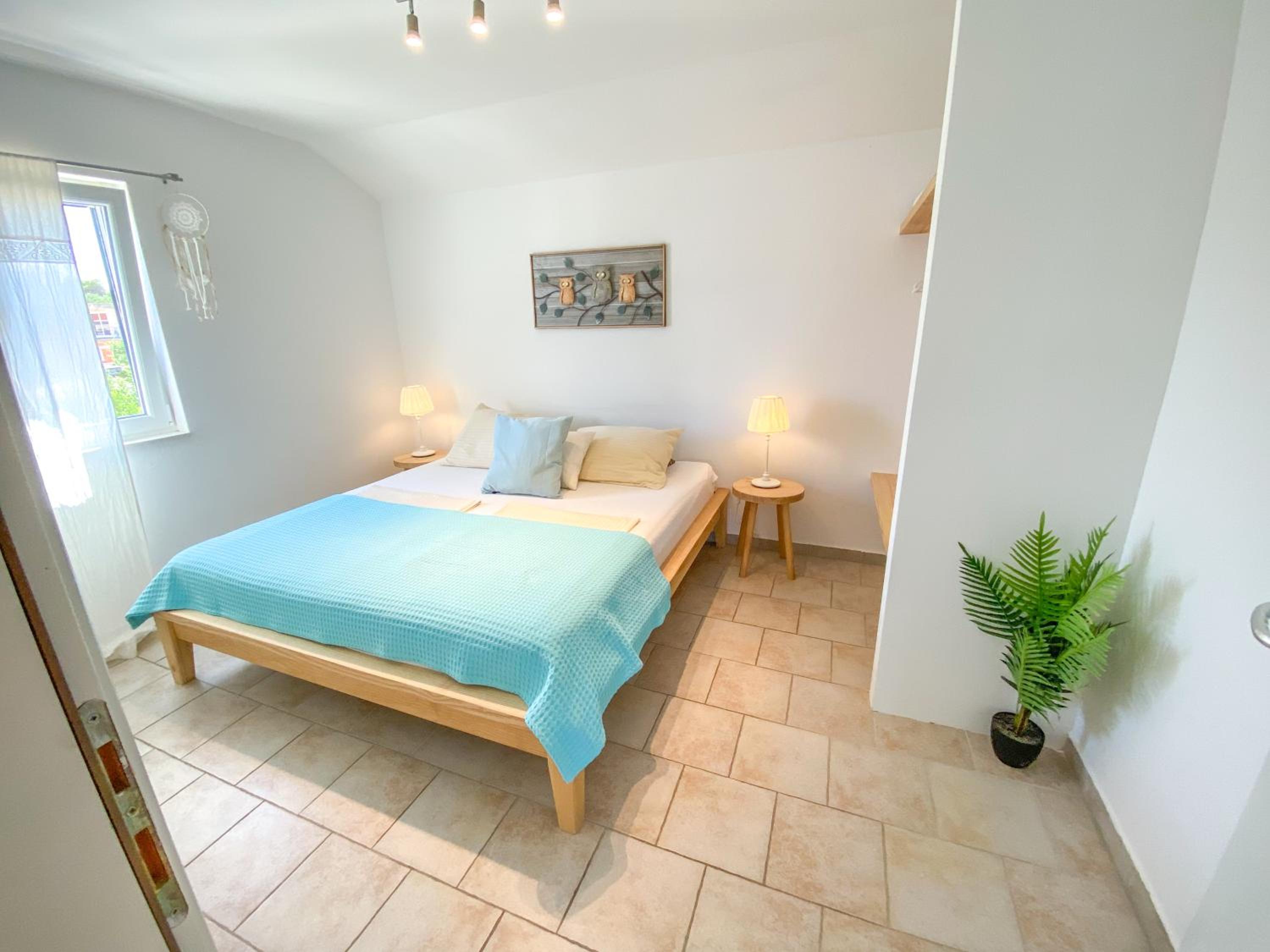 One-Bedroom Apartment with Sofa Bed and Sea View - First Floor - Photo 5