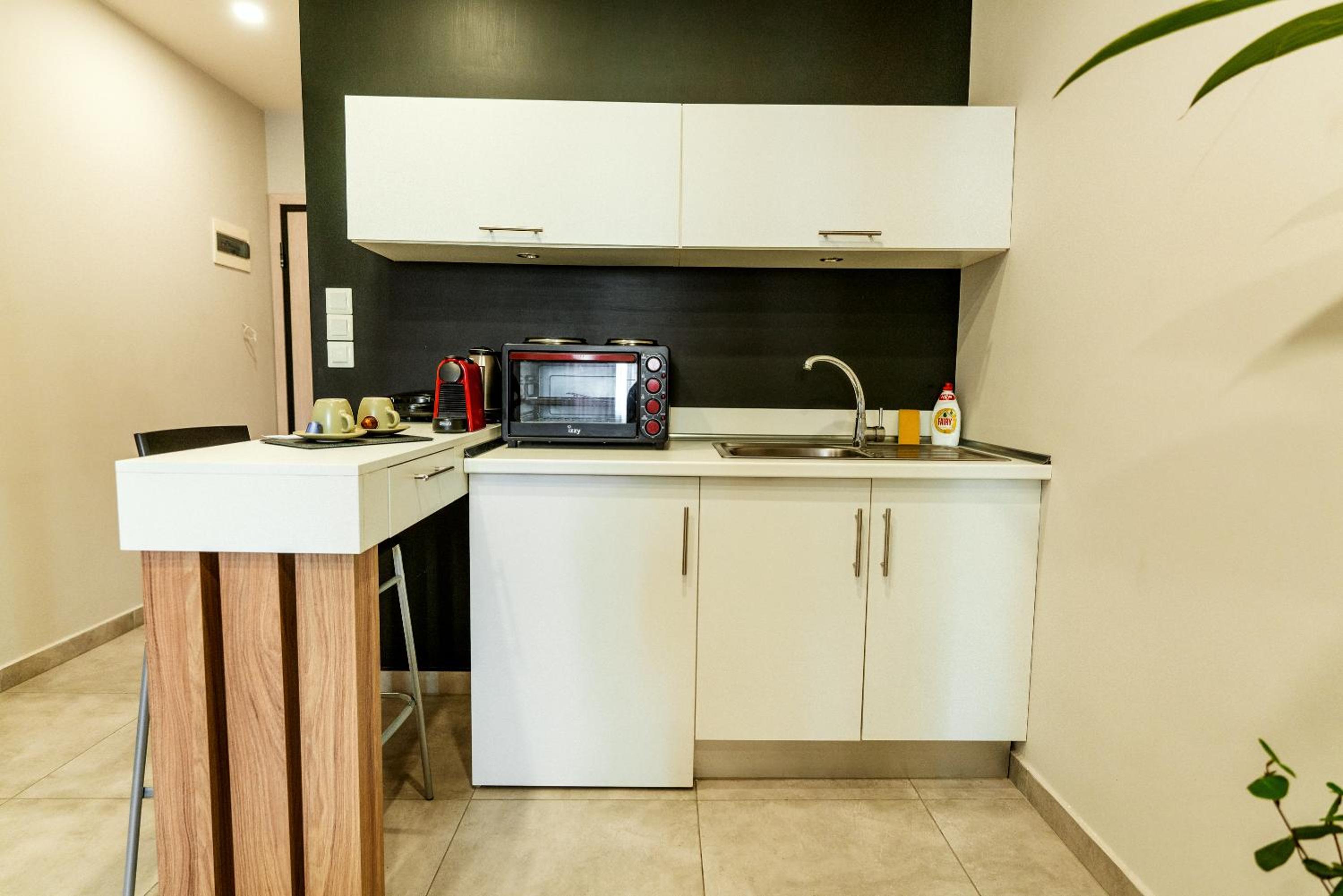 Studio Apartment - Photo 28