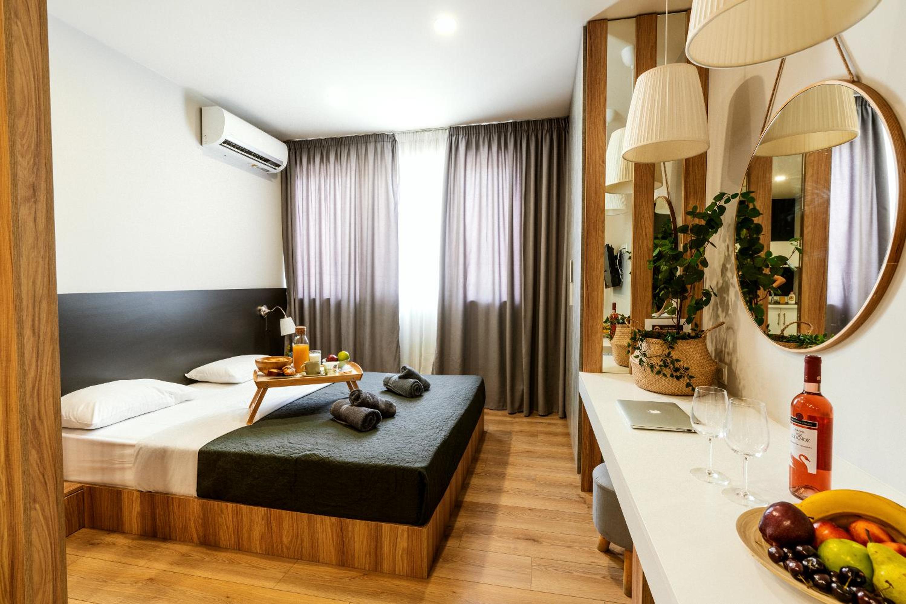 Studio Apartment - Photo 4