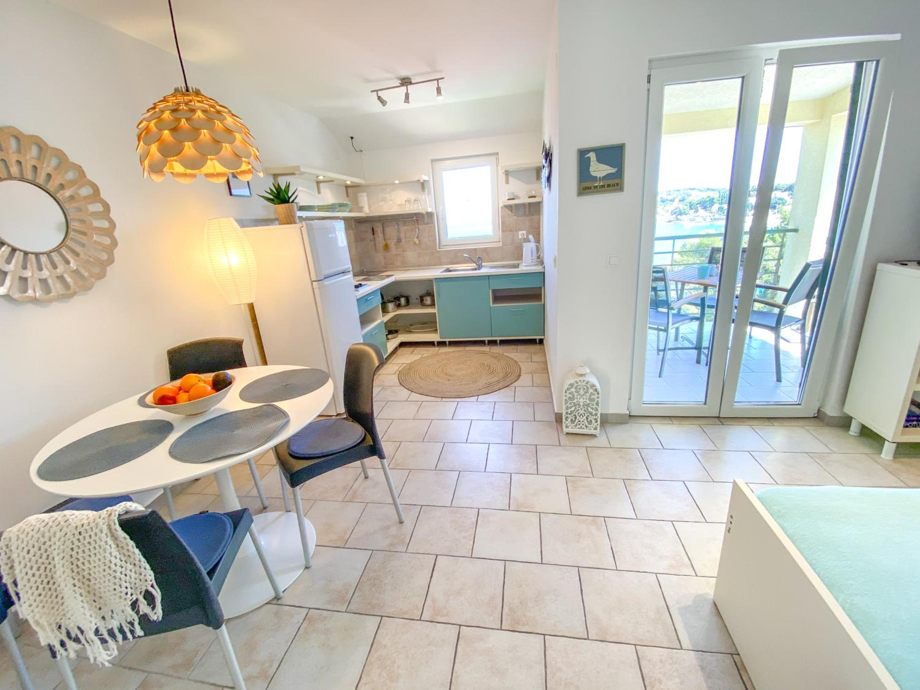 One-Bedroom Apartment with Sofa Bed and Sea View - First Floor - Photo 9