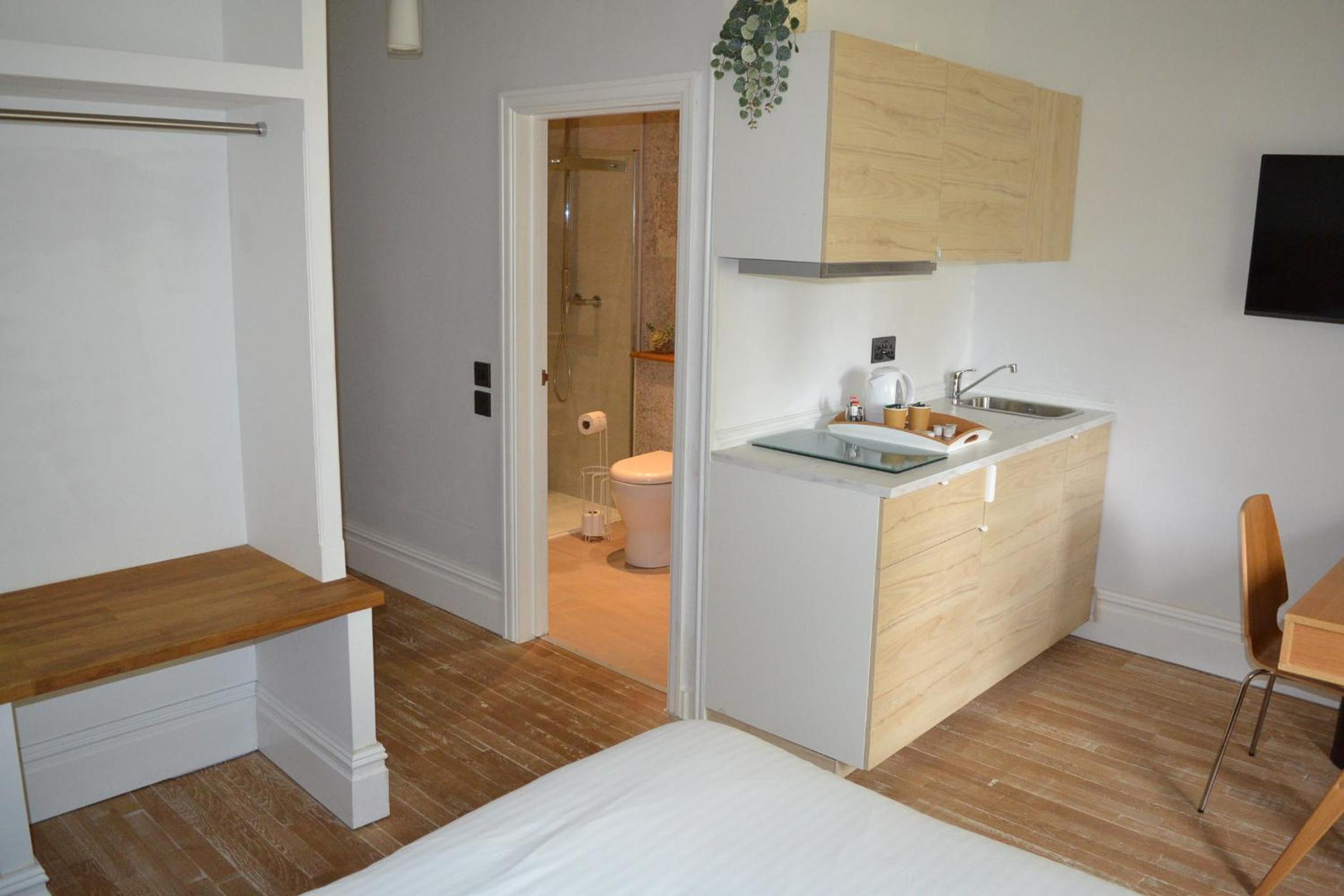 Classic Double Room - Photo 11