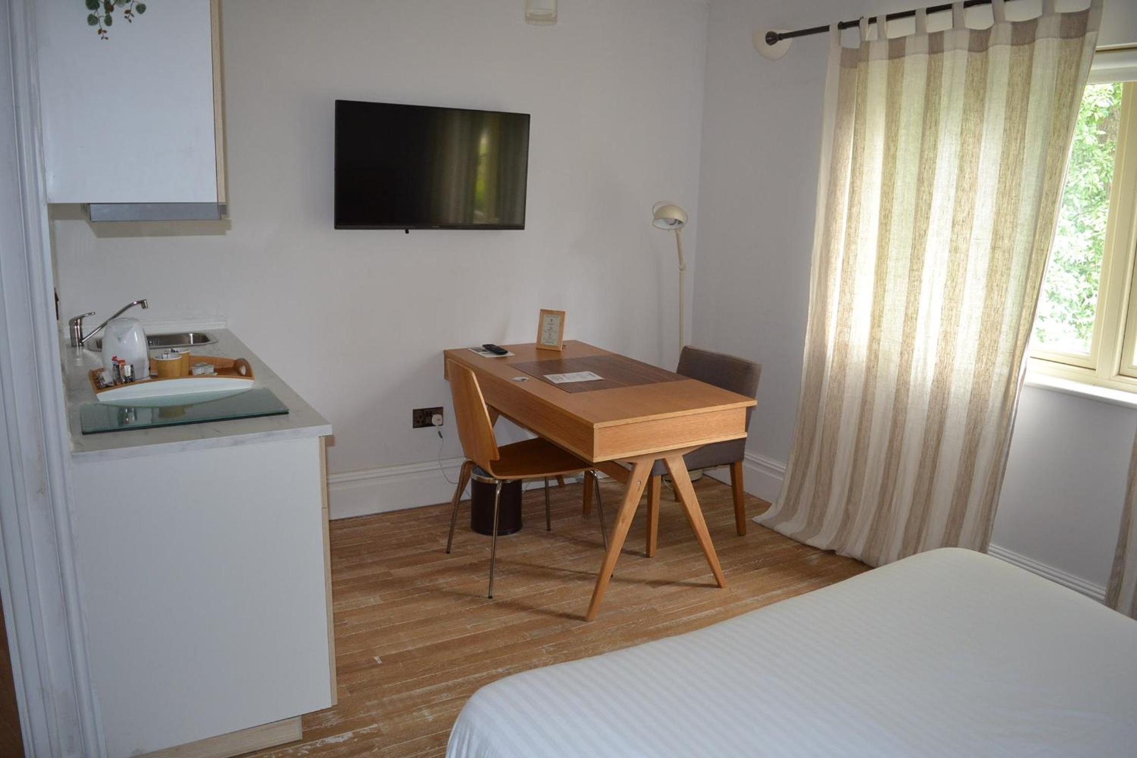 Classic Double Room - Photo 10