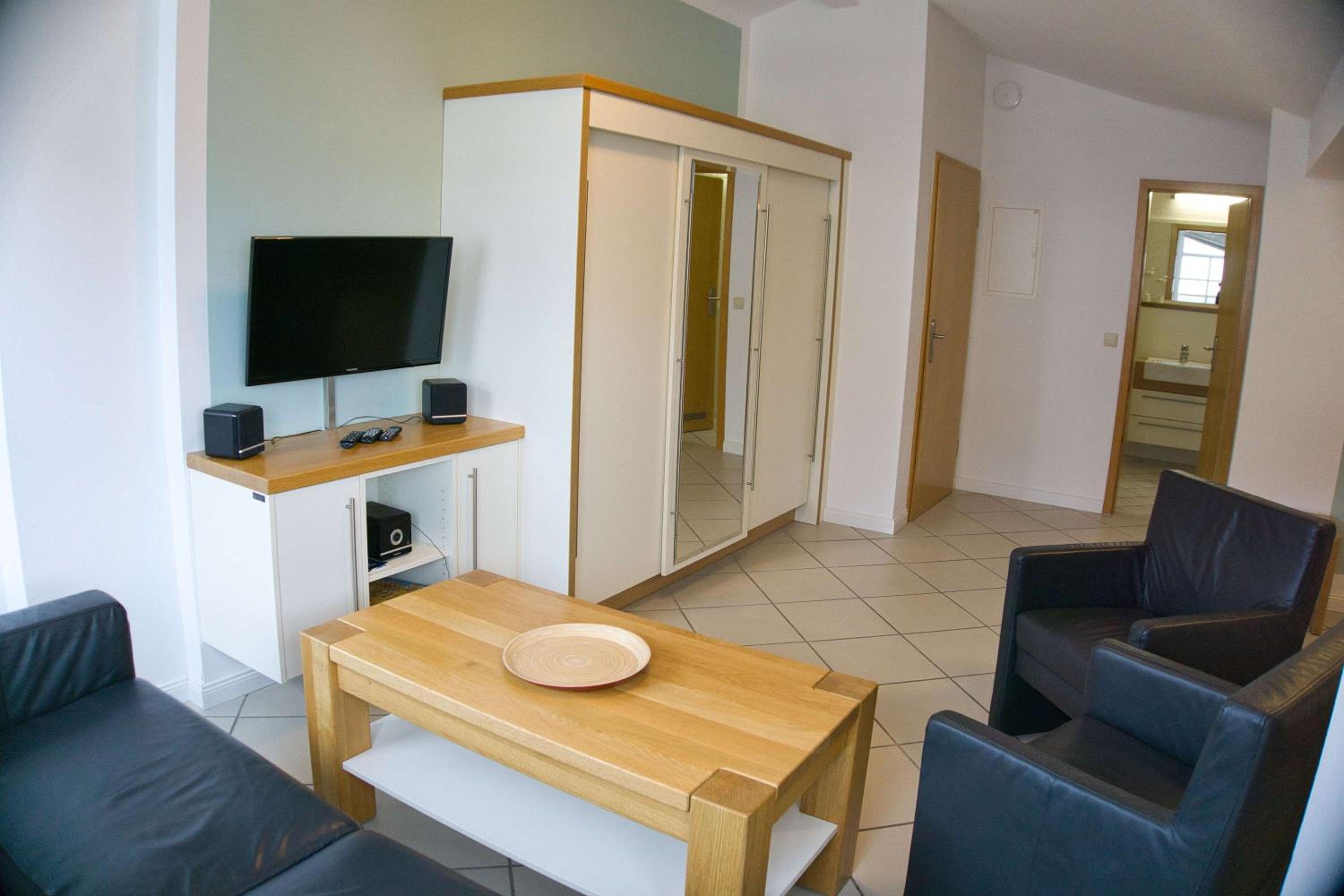 One-Bedroom Apartment photo 1