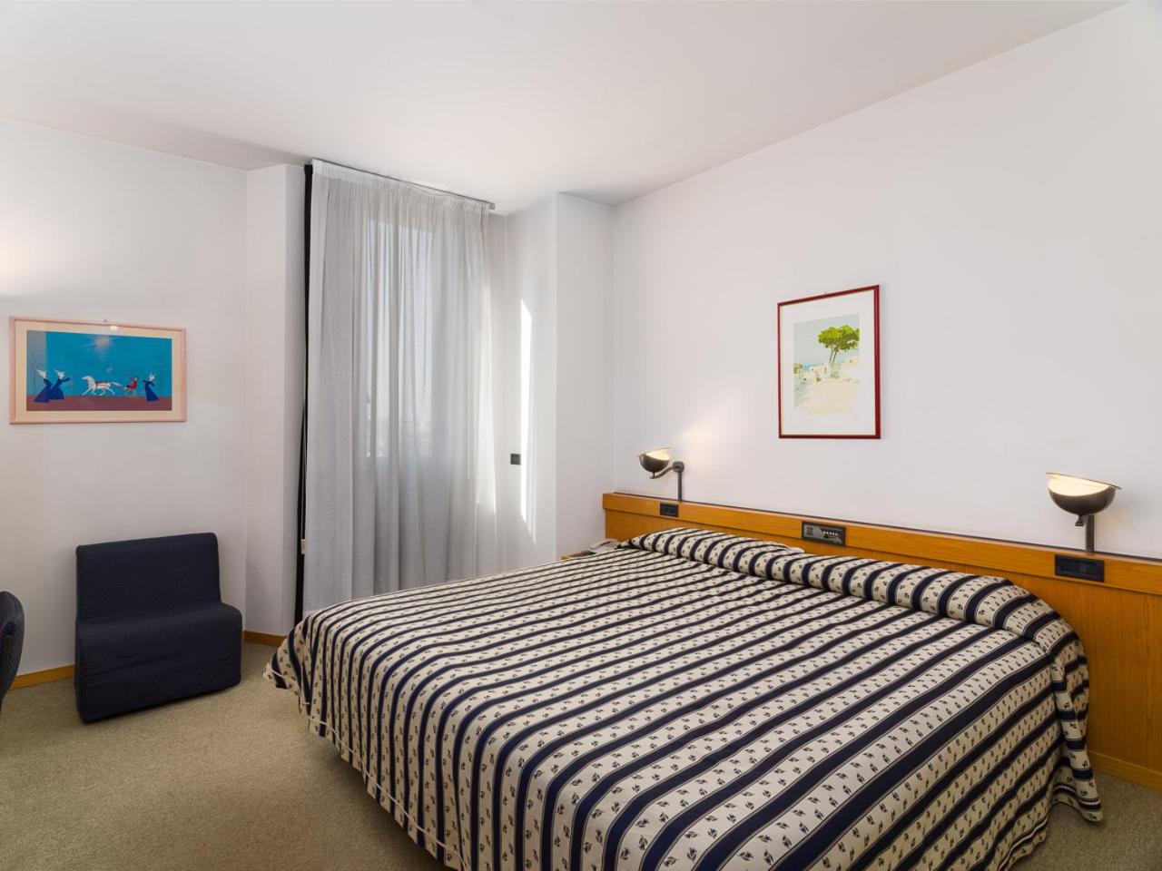 Classic Double or Twin Room - Photo 5
