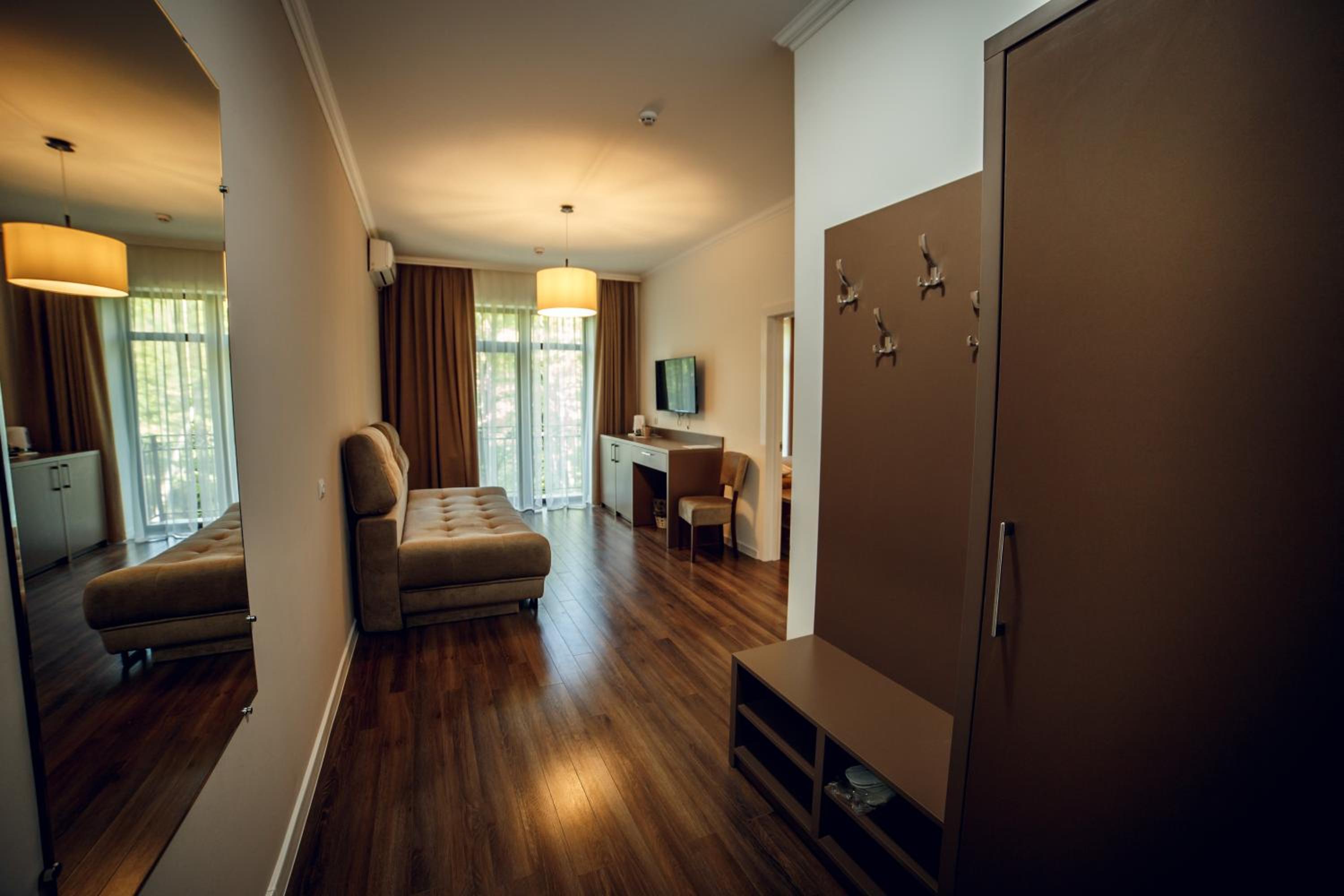 Suite with Mountain View photo 3