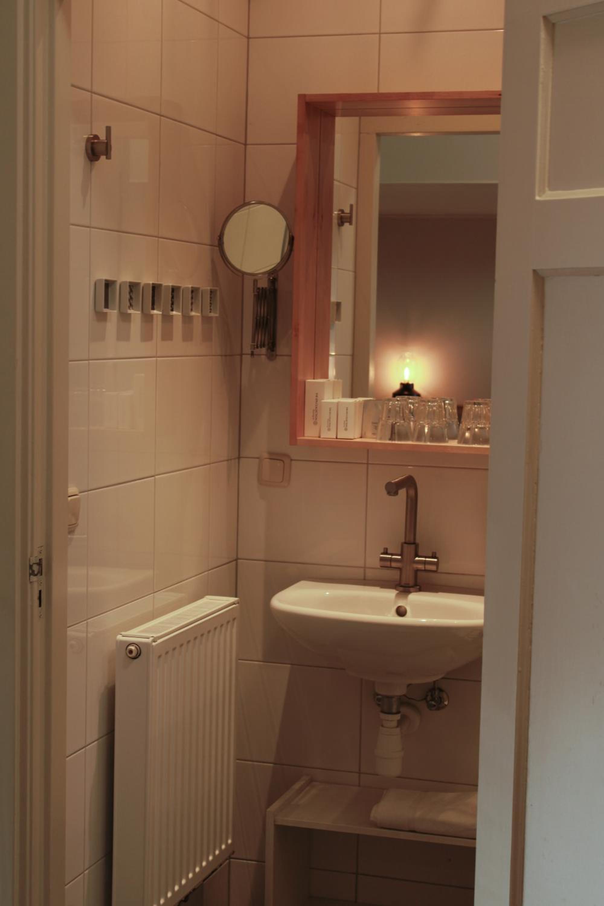Comfort Triple Room with Shower - Photo 5