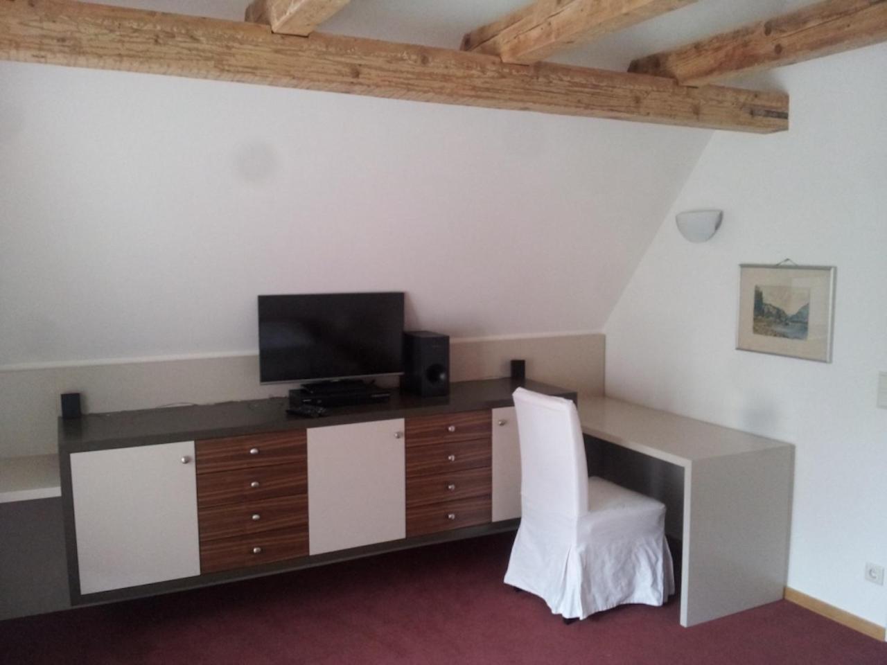 Deluxe Family Room photo 3