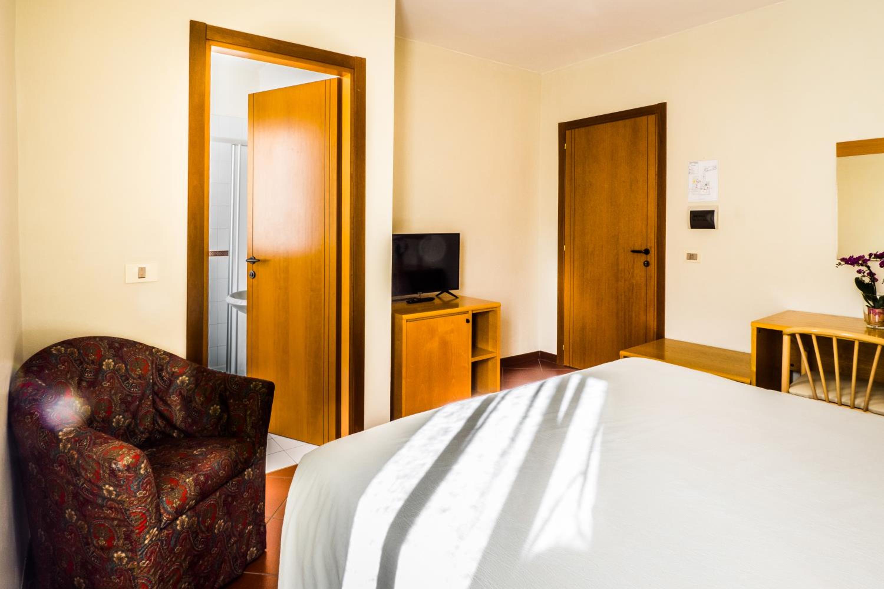 Basic Triple Room