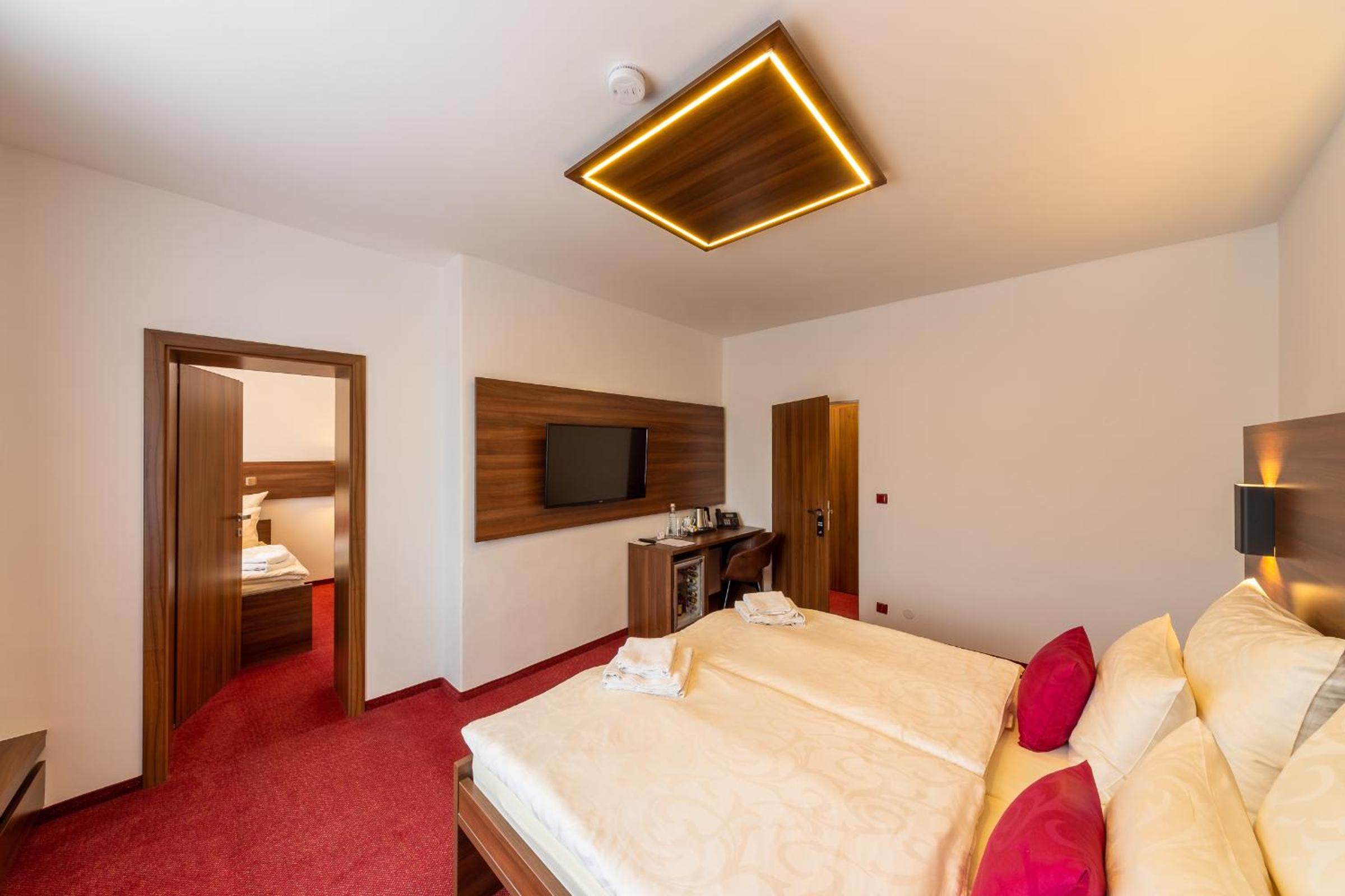 Deluxe Triple Room - Photo 3