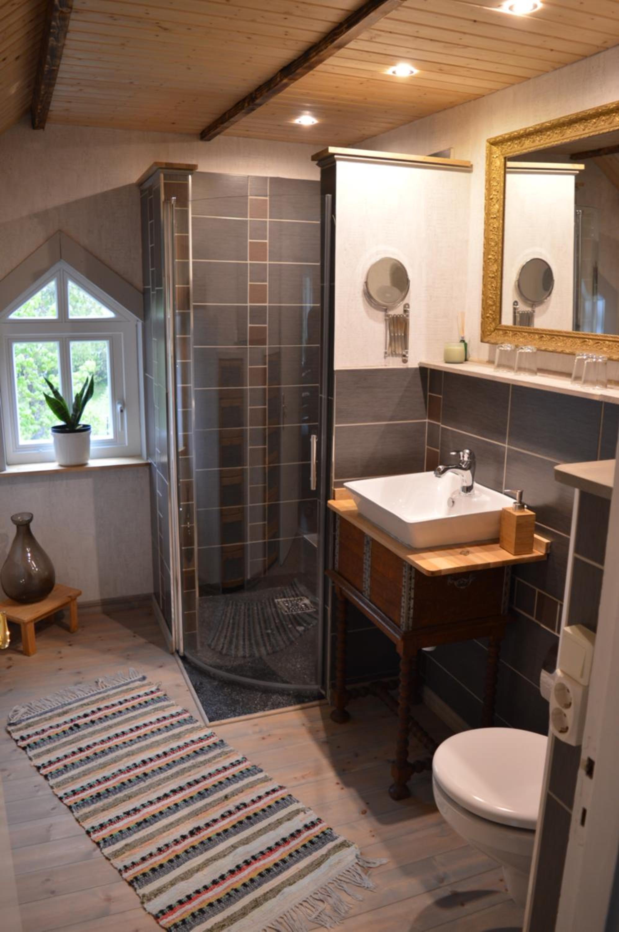 One-Bedroom Apartment - Photo 20
