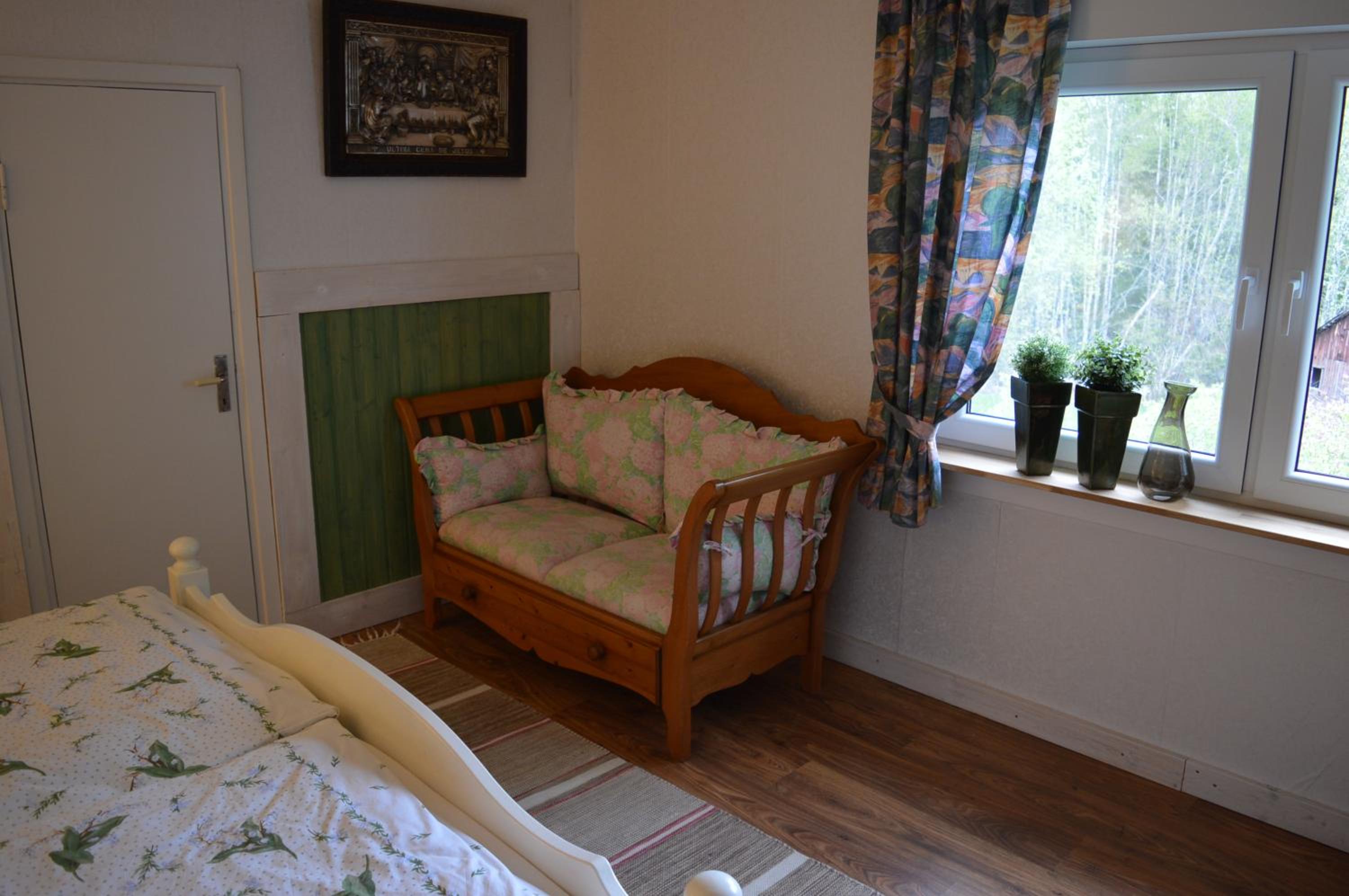 One-Bedroom Apartment - Photo 9
