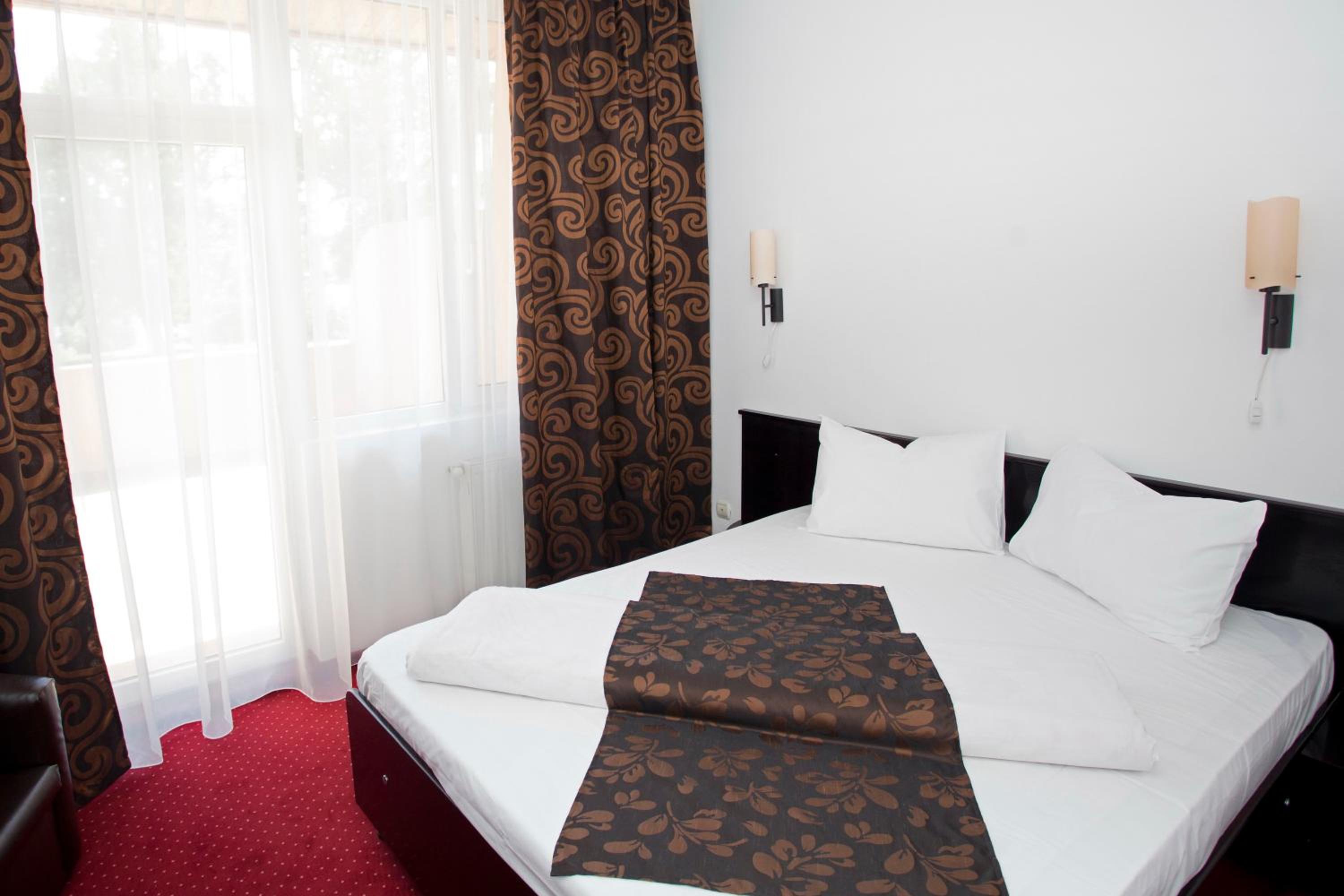 Comfort Double Room with Balcony - Photo 5