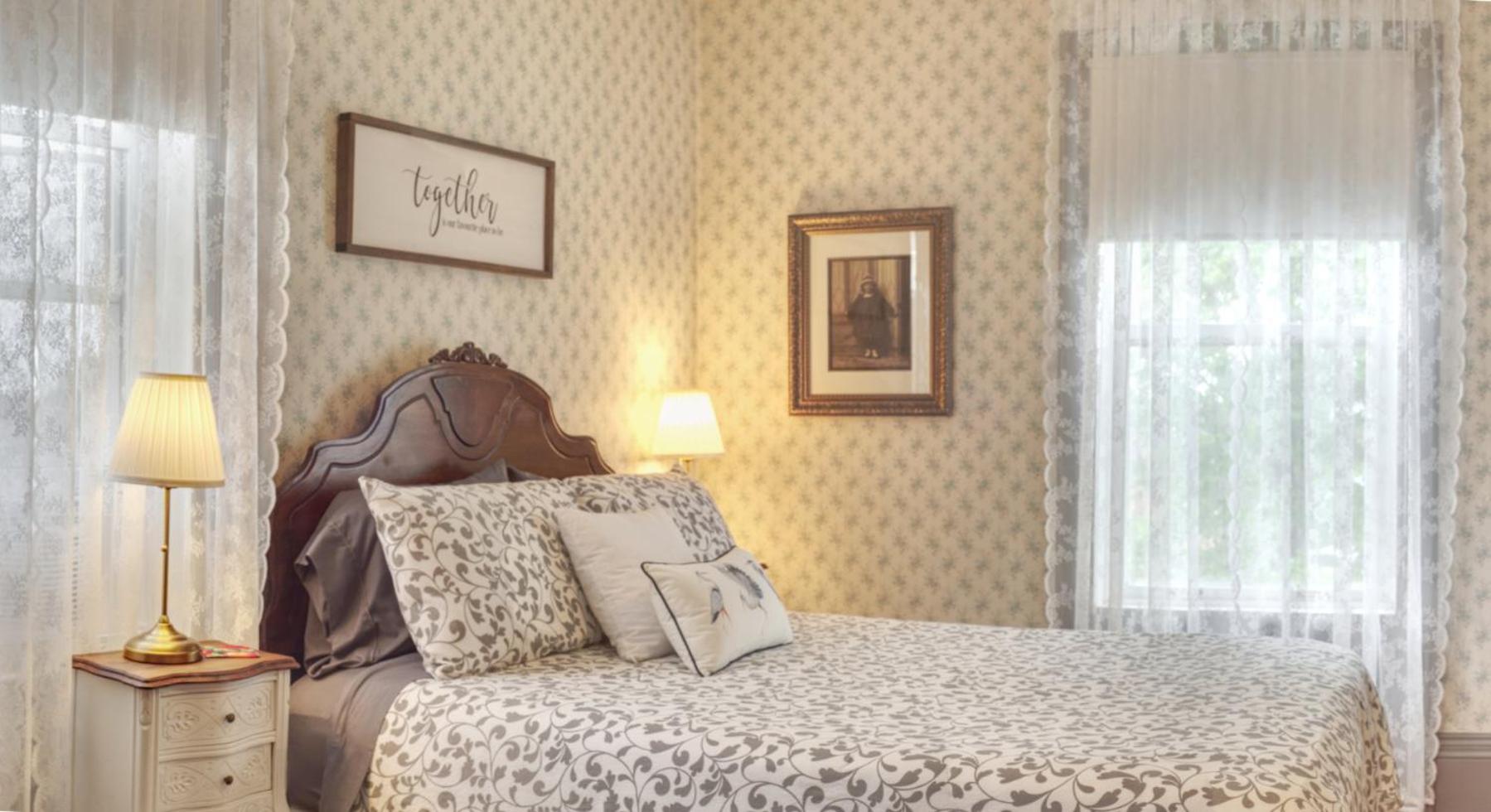 Queen Room with Garden View