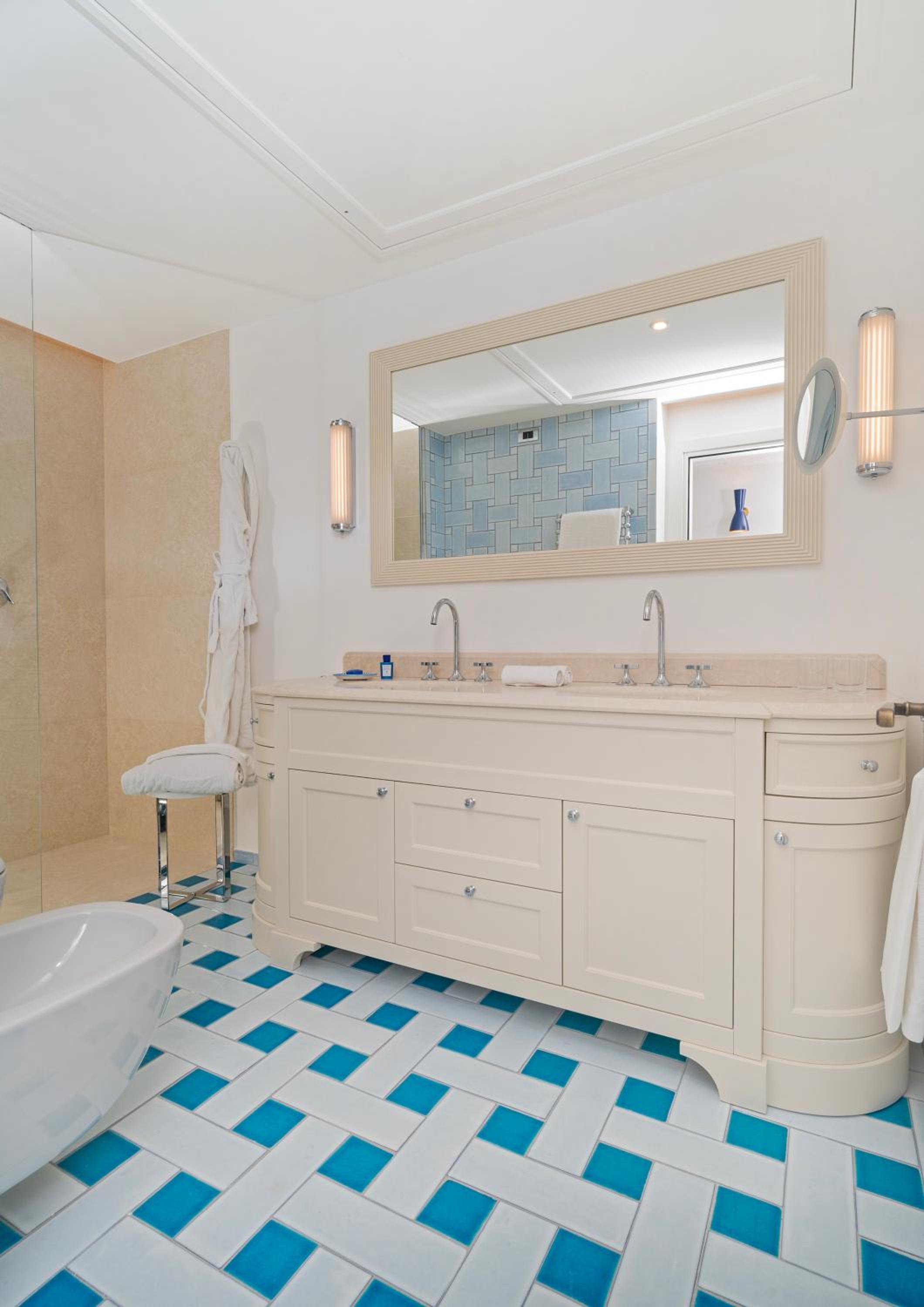 Junior Suite with Sea View - Photo 4