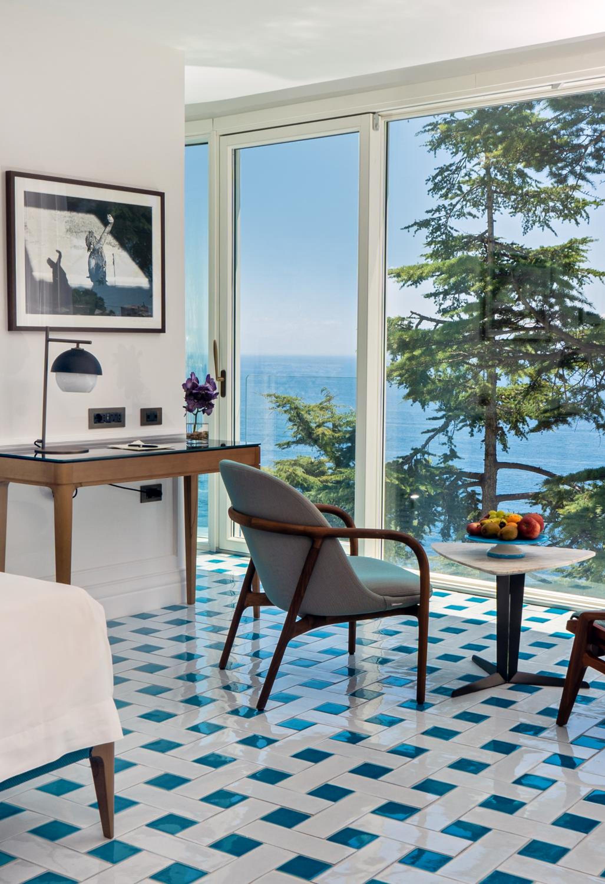 Junior Suite with Sea View - Photo 8