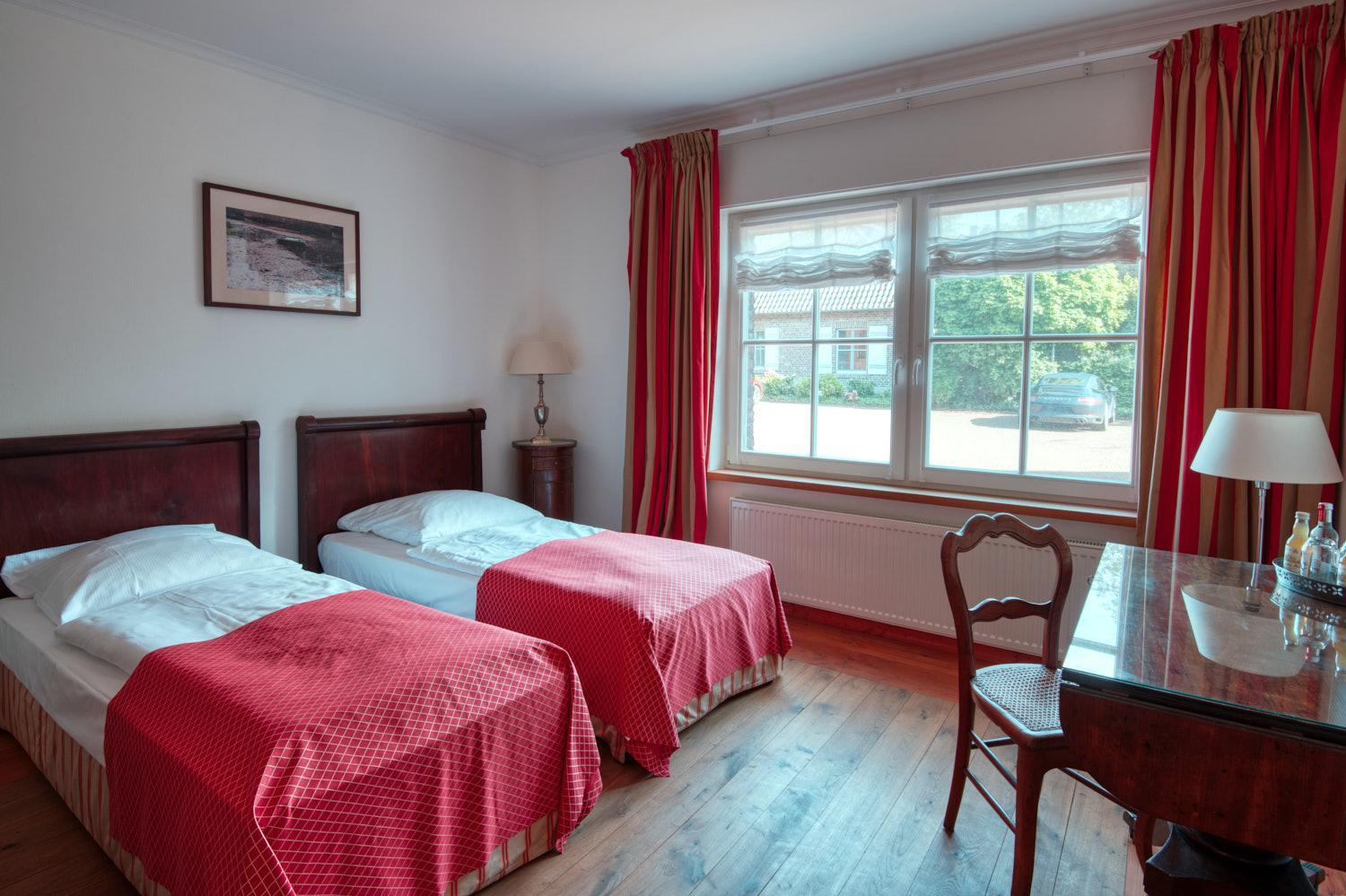 Deluxe Twin Room