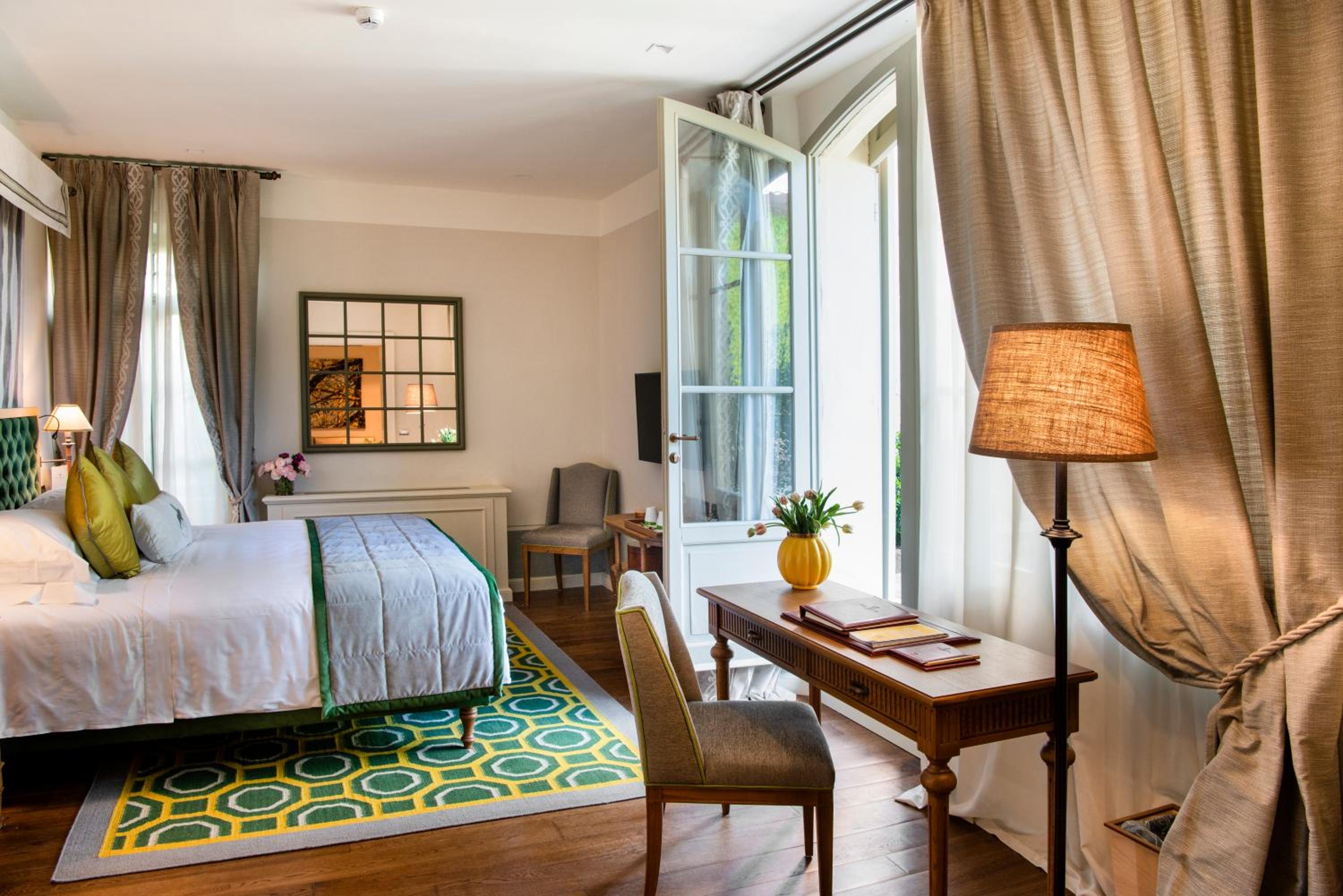 Premium Suite - Photo 1