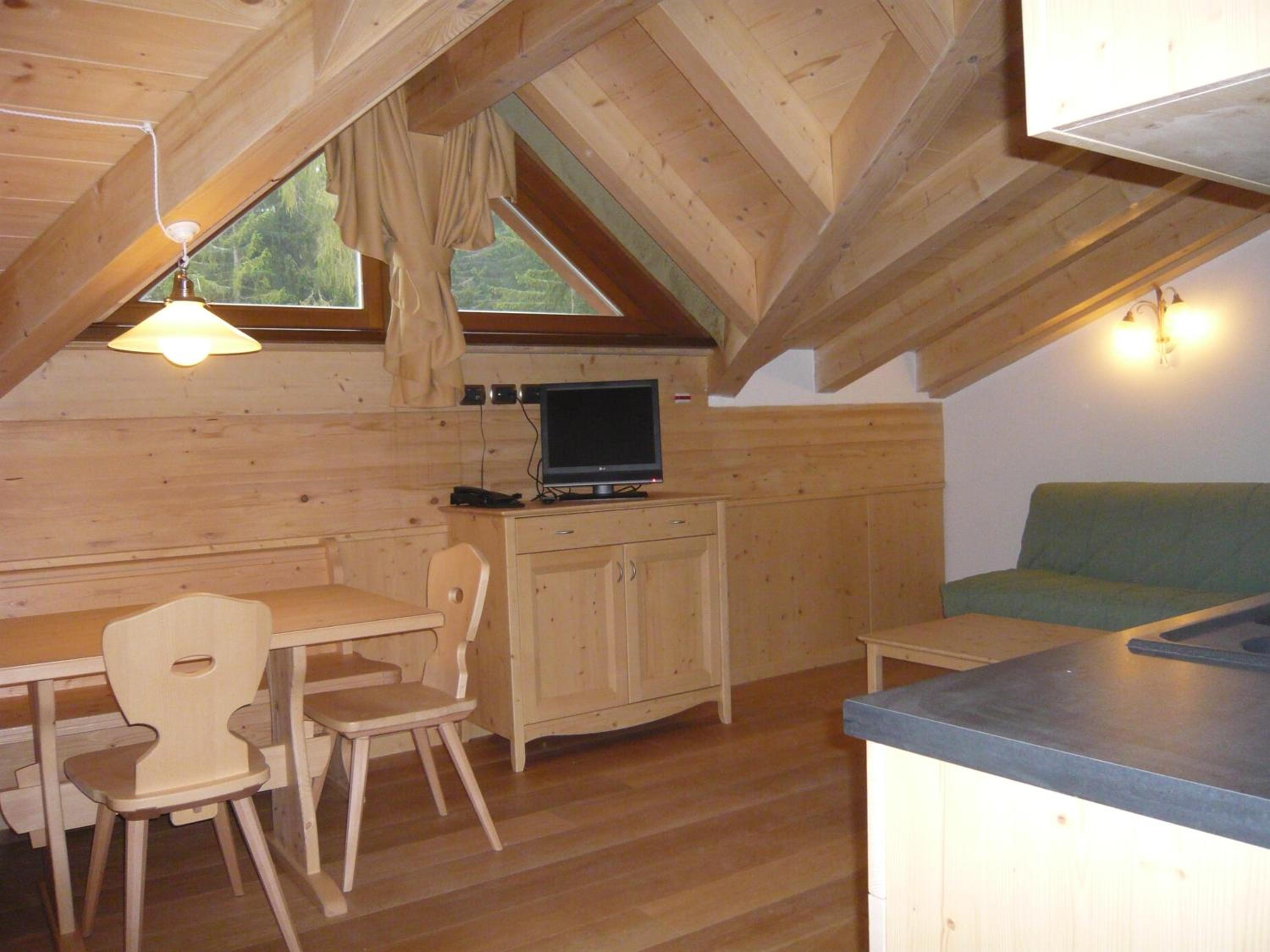 One-Bedroom Apartment - Attic photo 1