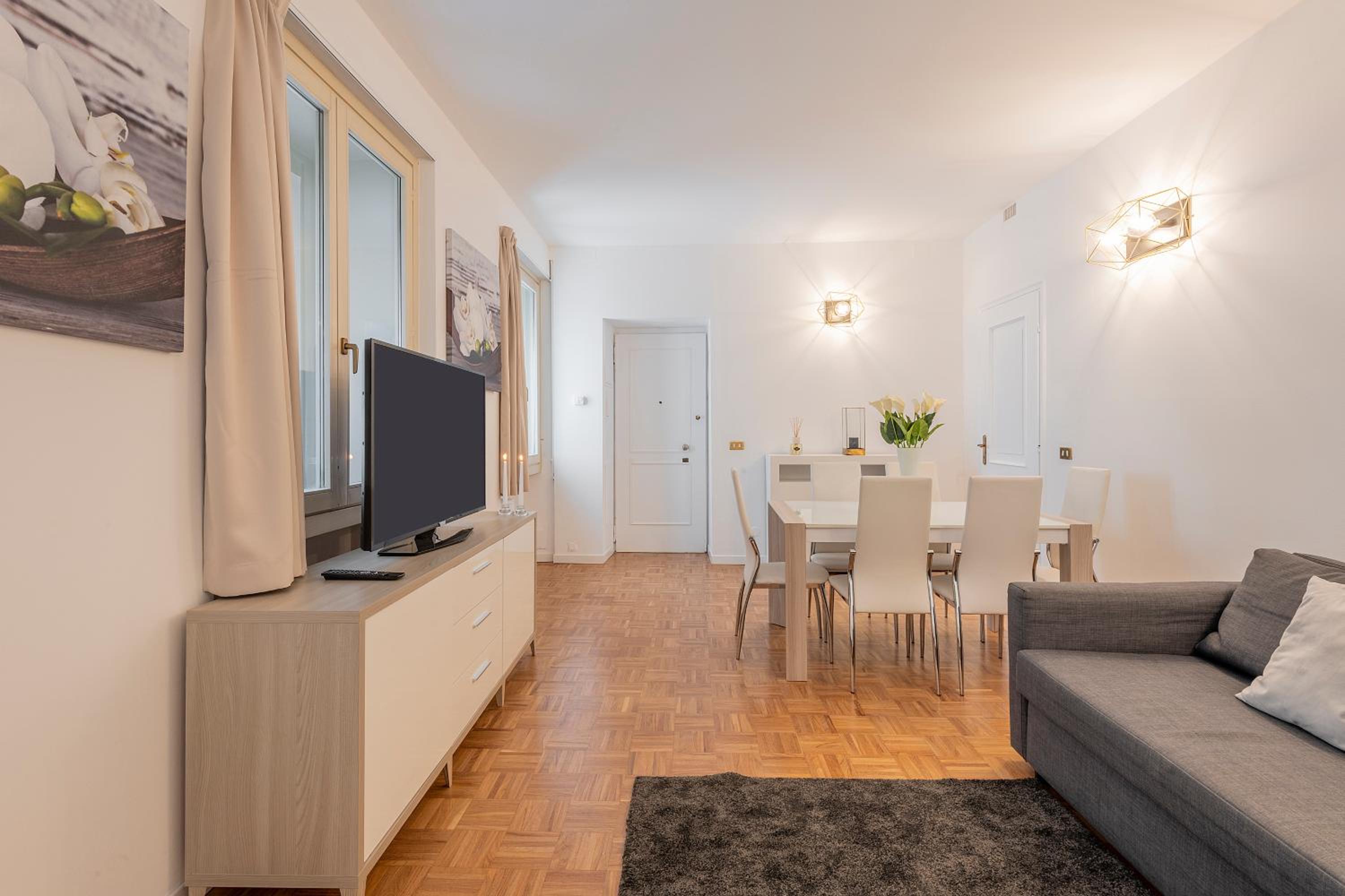 Two-Bedroom Apartment - Via Dell'Orso 18