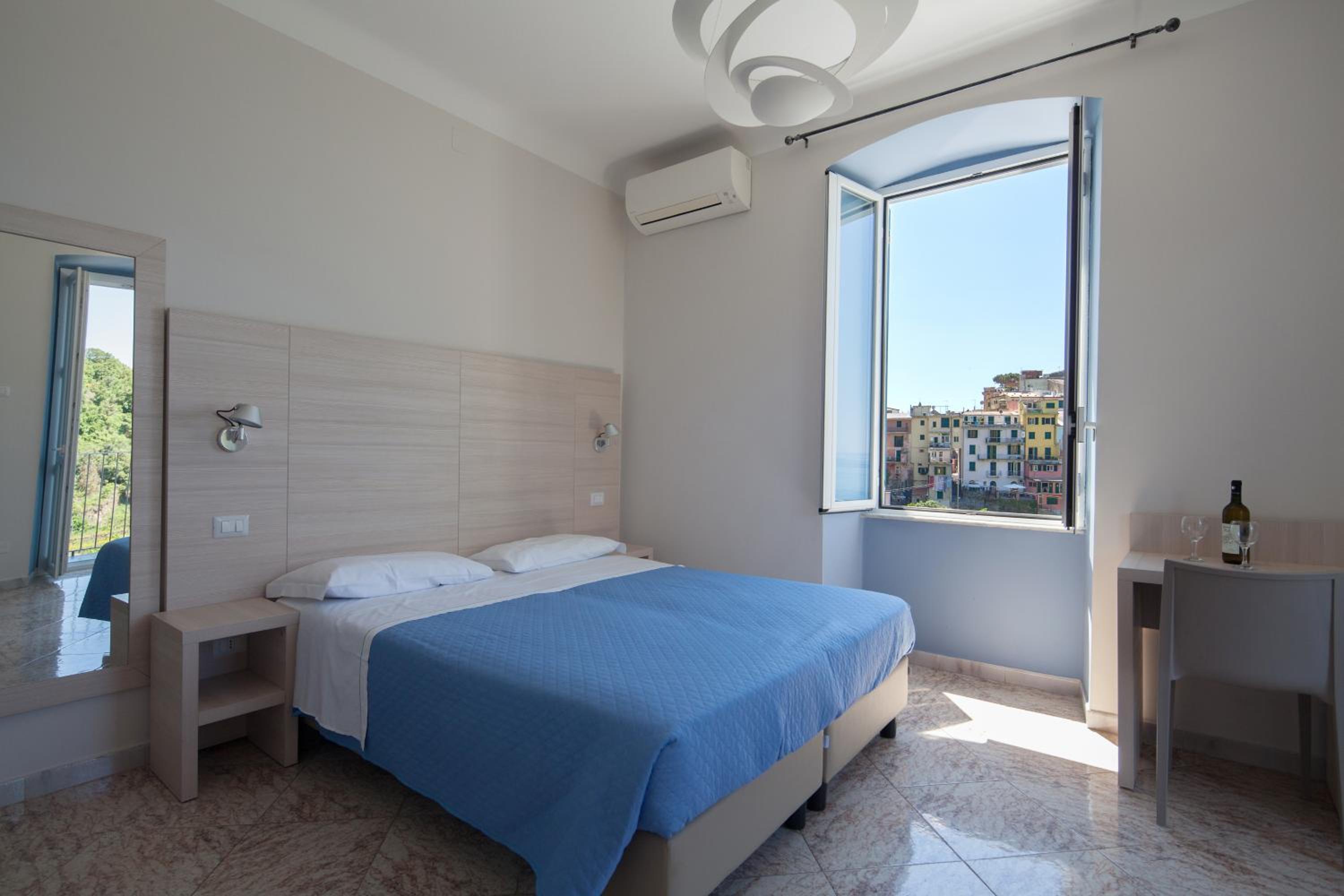 Deluxe Double or Twin Room with Balcony - Photo 1
