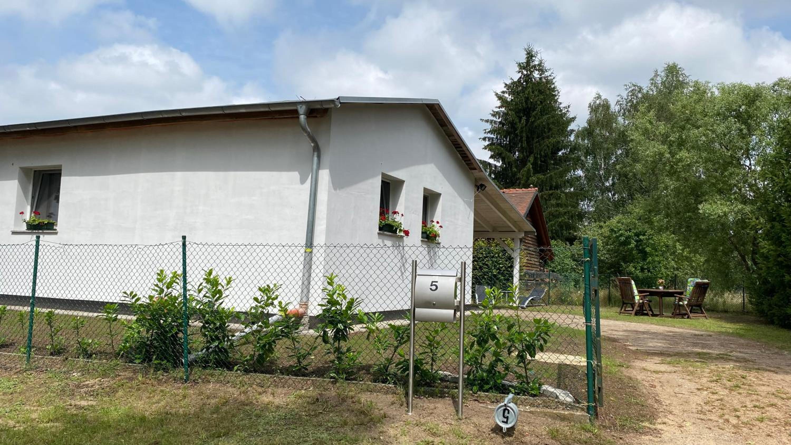 Two-Bedroom House photo 3