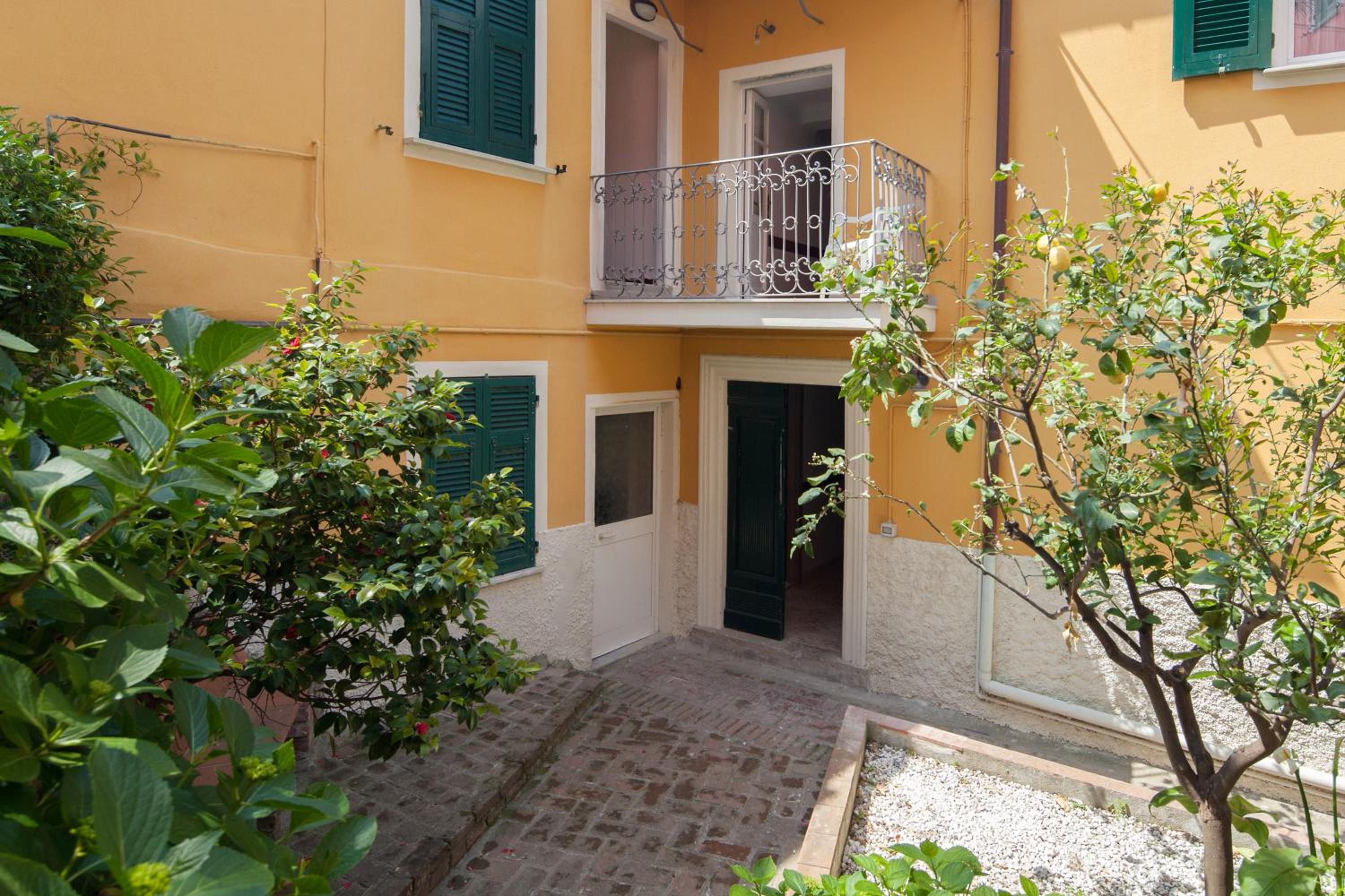 Deluxe Double or Twin Room with Balcony - Photo 24