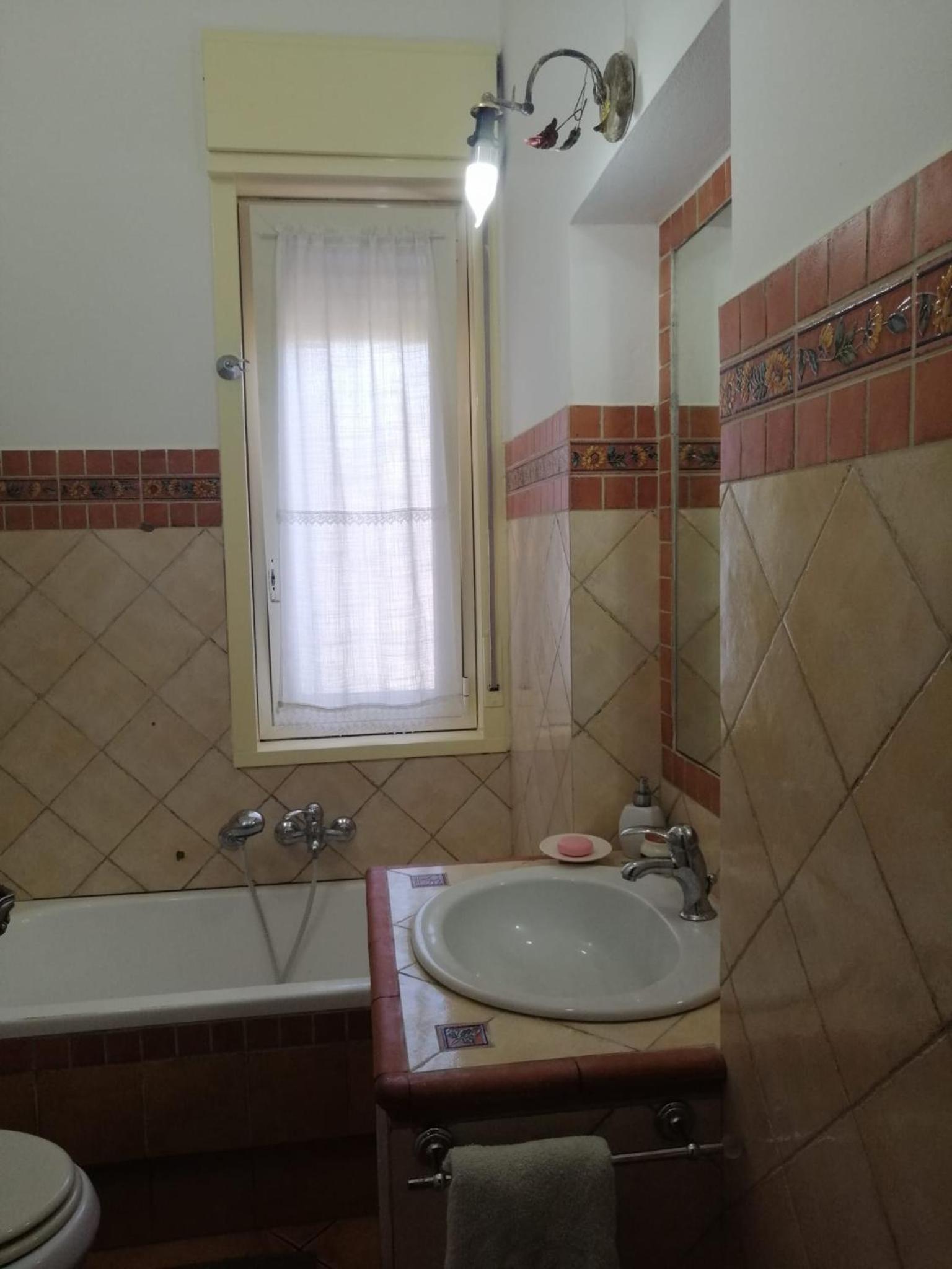 Two-Bedroom House - Photo 5