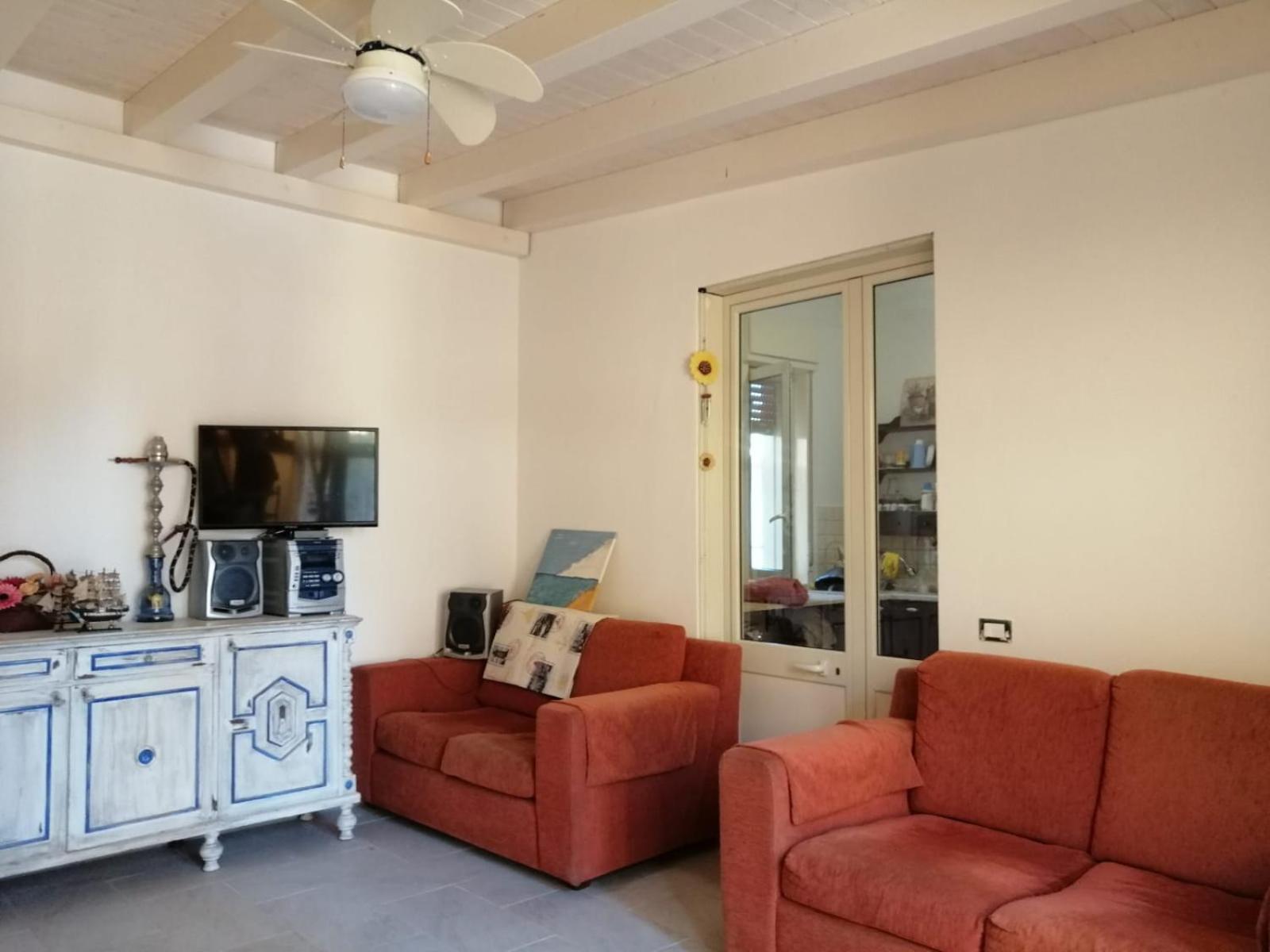 Two-Bedroom House - Photo 8