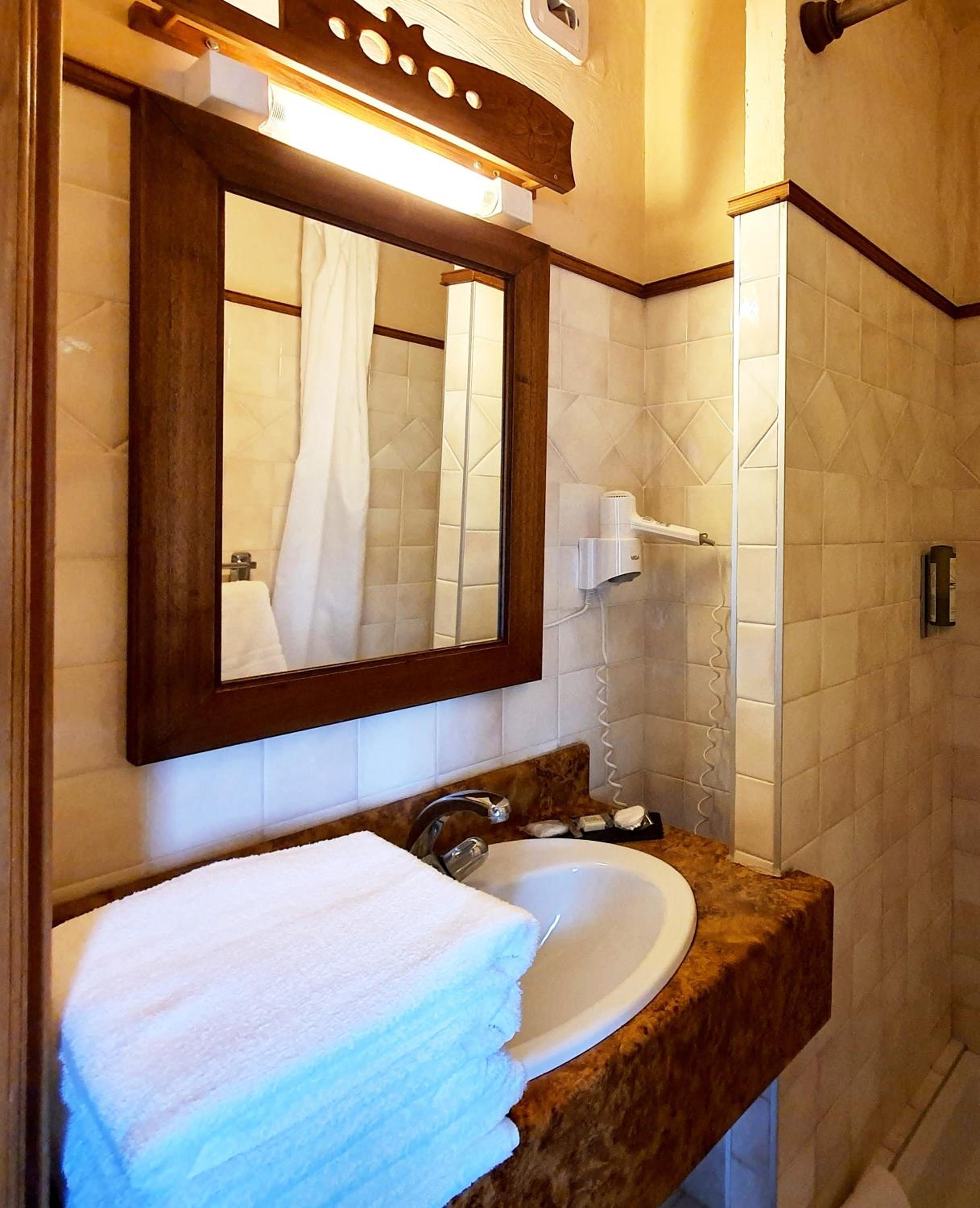 Standard Quadruple Room with village view - Photo 3