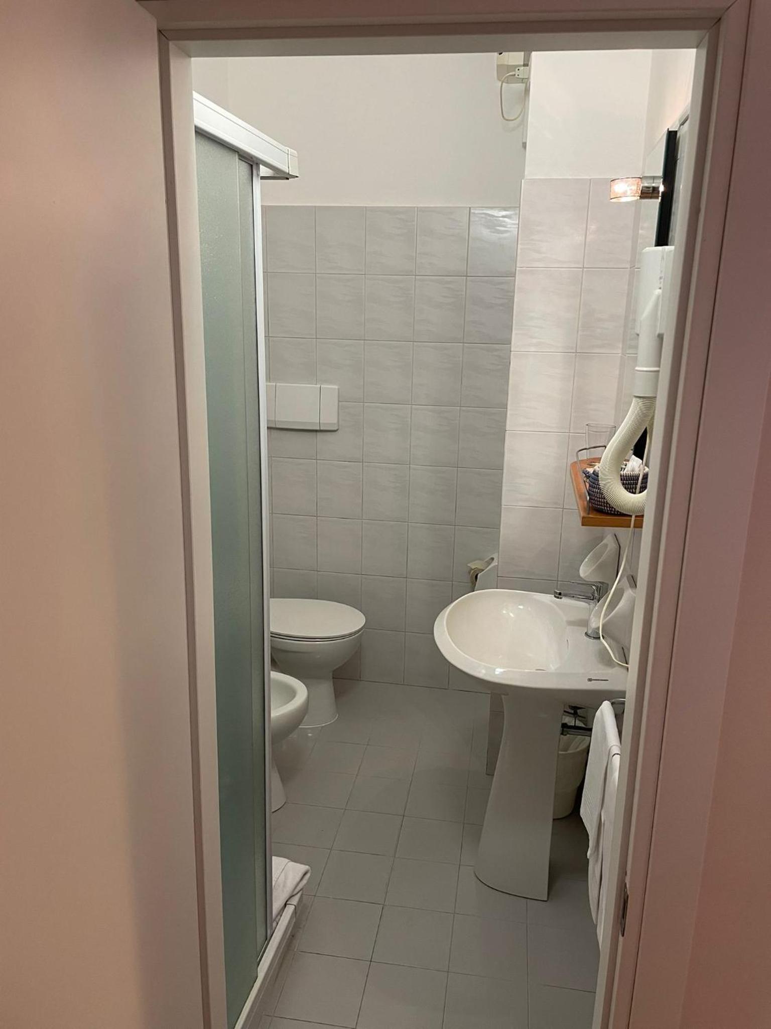 Economy Double Room - Photo 3