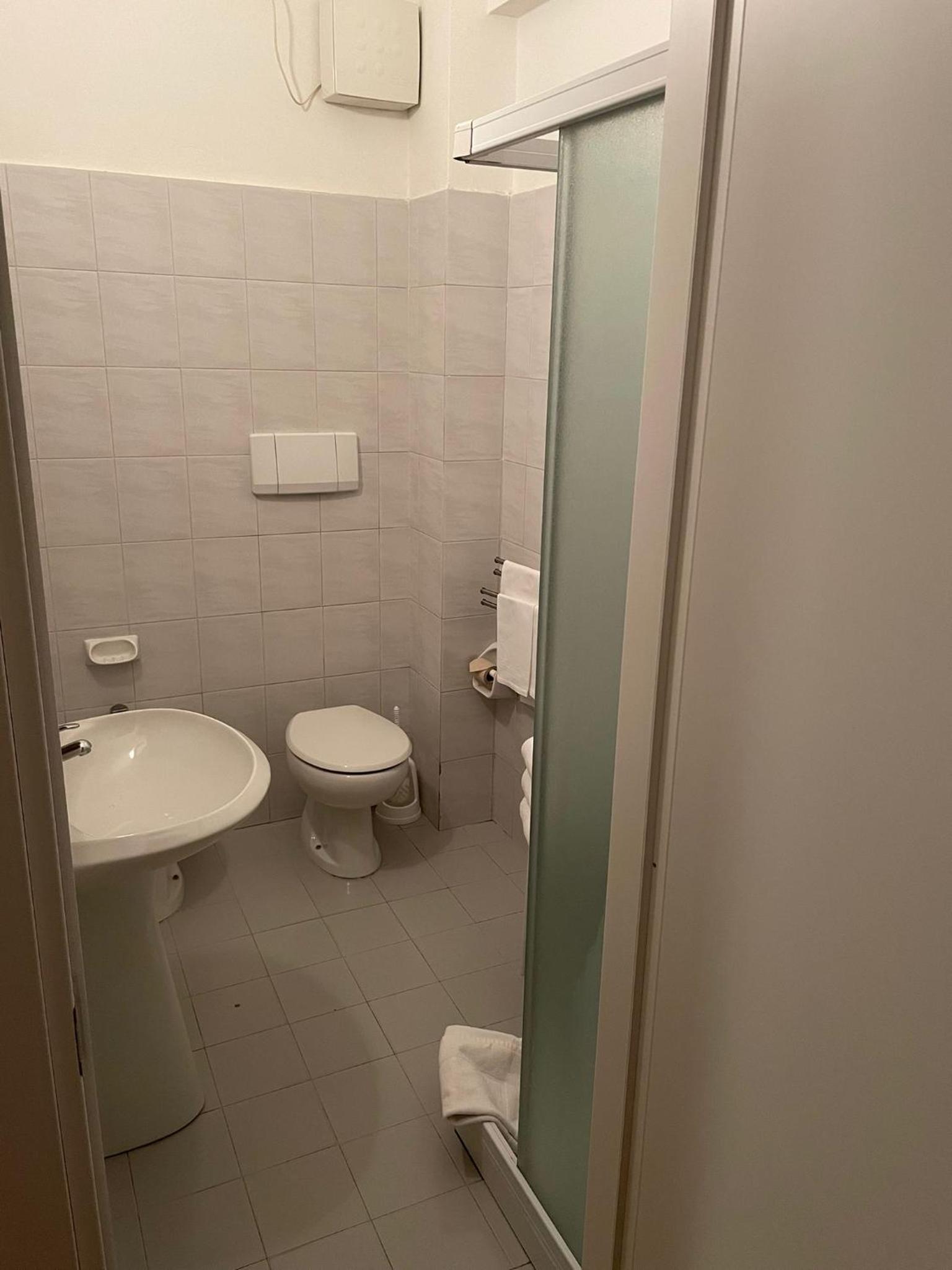 Classic Triple Room photo 2