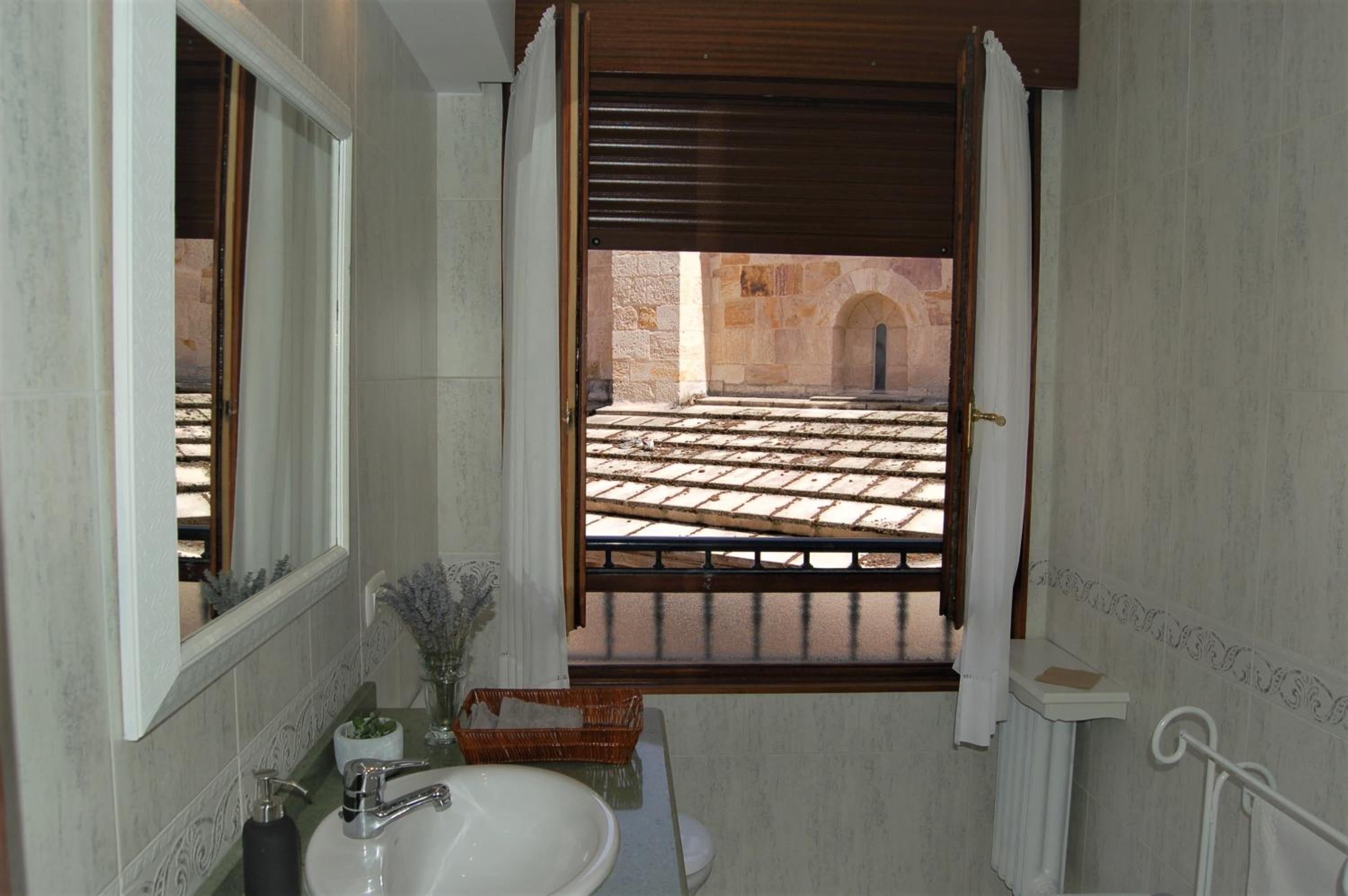 Two-Bedroom Suite - Photo 9