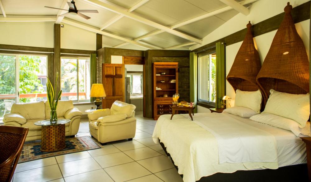 Deluxe Suite with Spa Bath photo 1