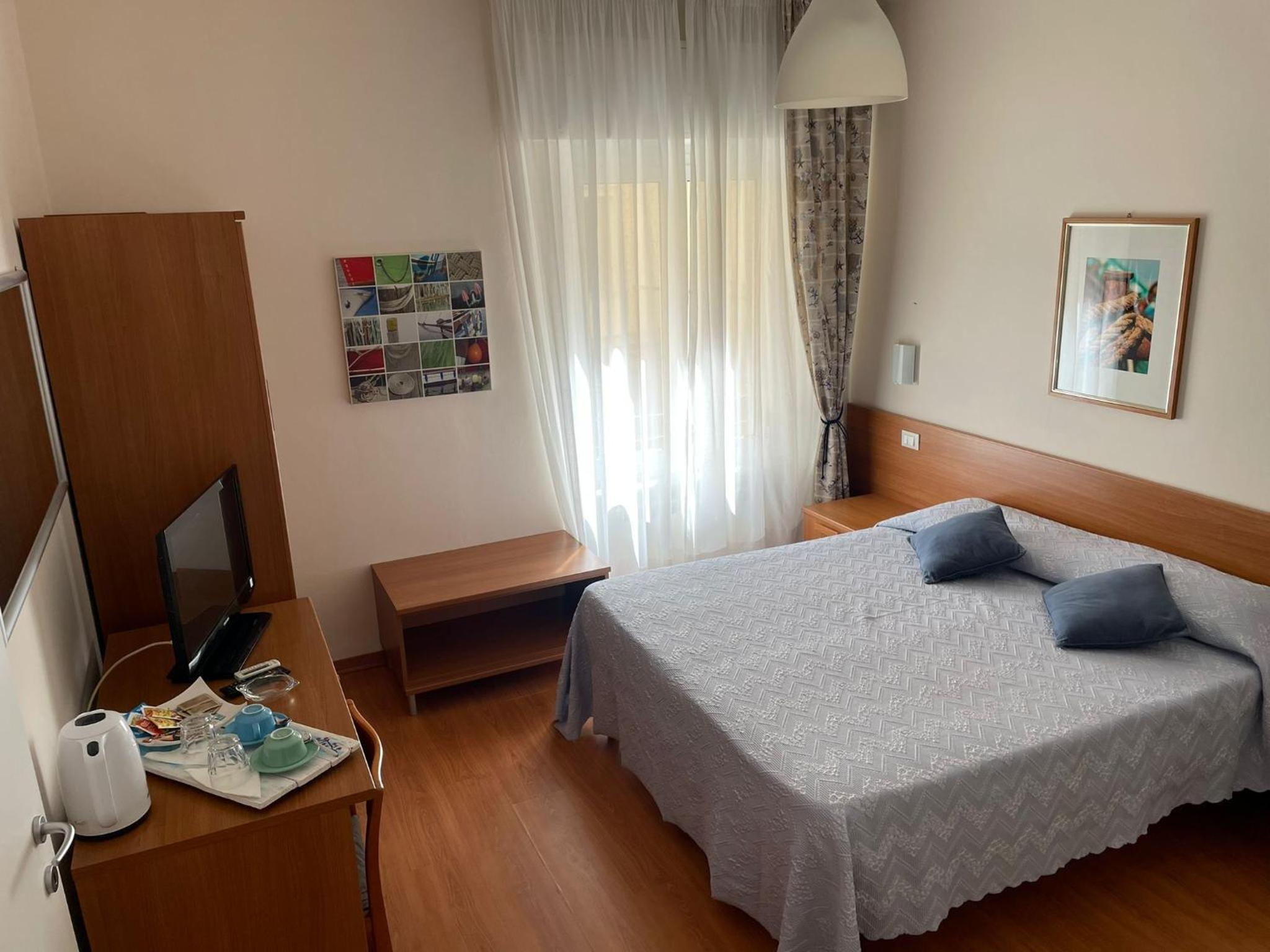 Standard Double Room - Photo 2