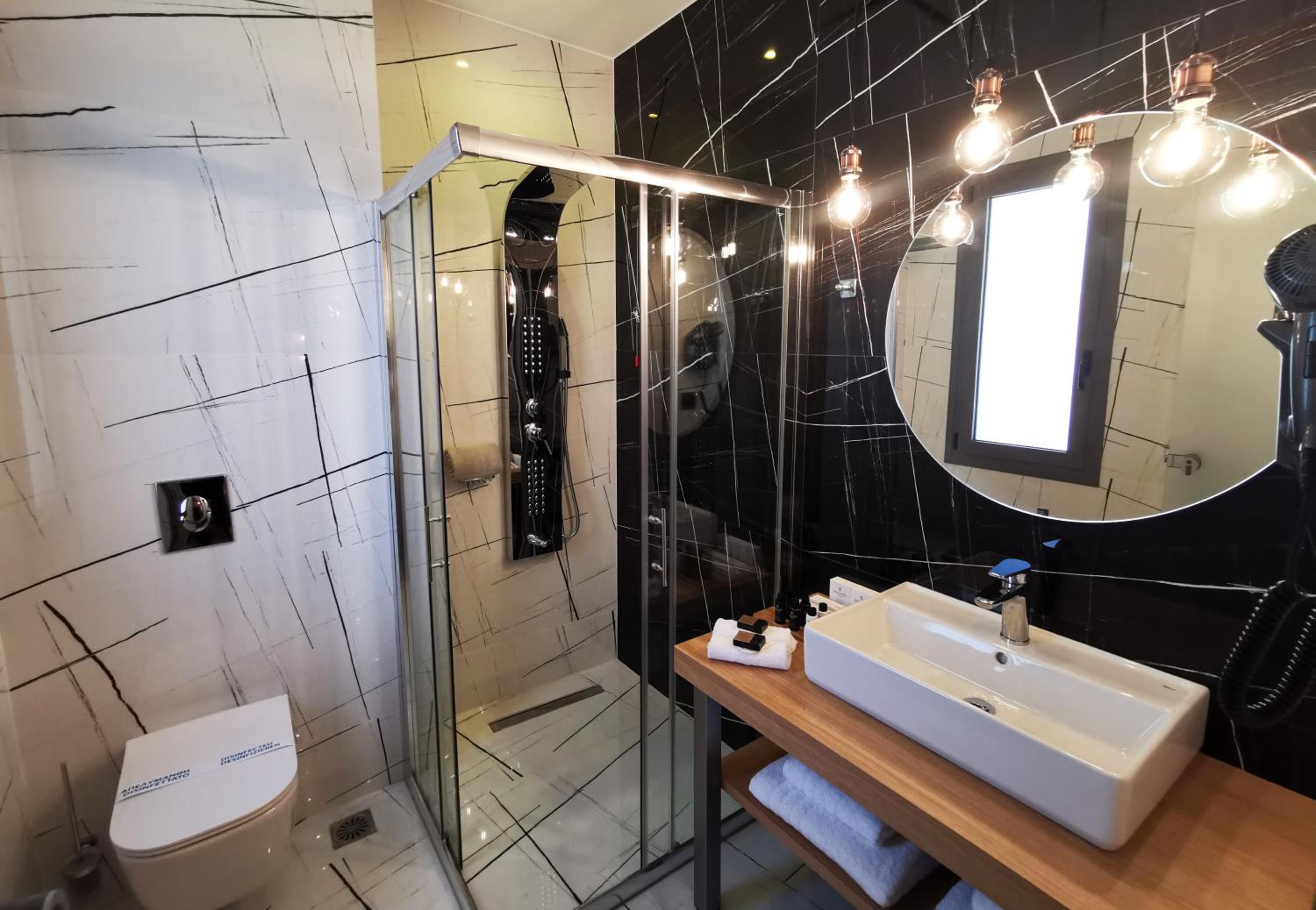 Deluxe Double Room with Castle View - Photo 3