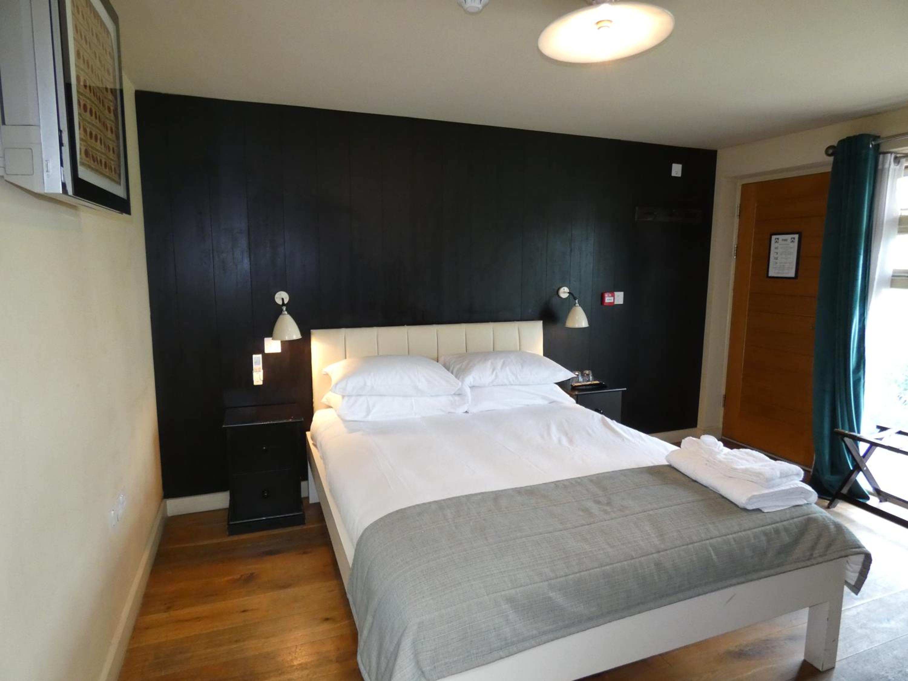 Standard Double Room with Garden - Photo 1