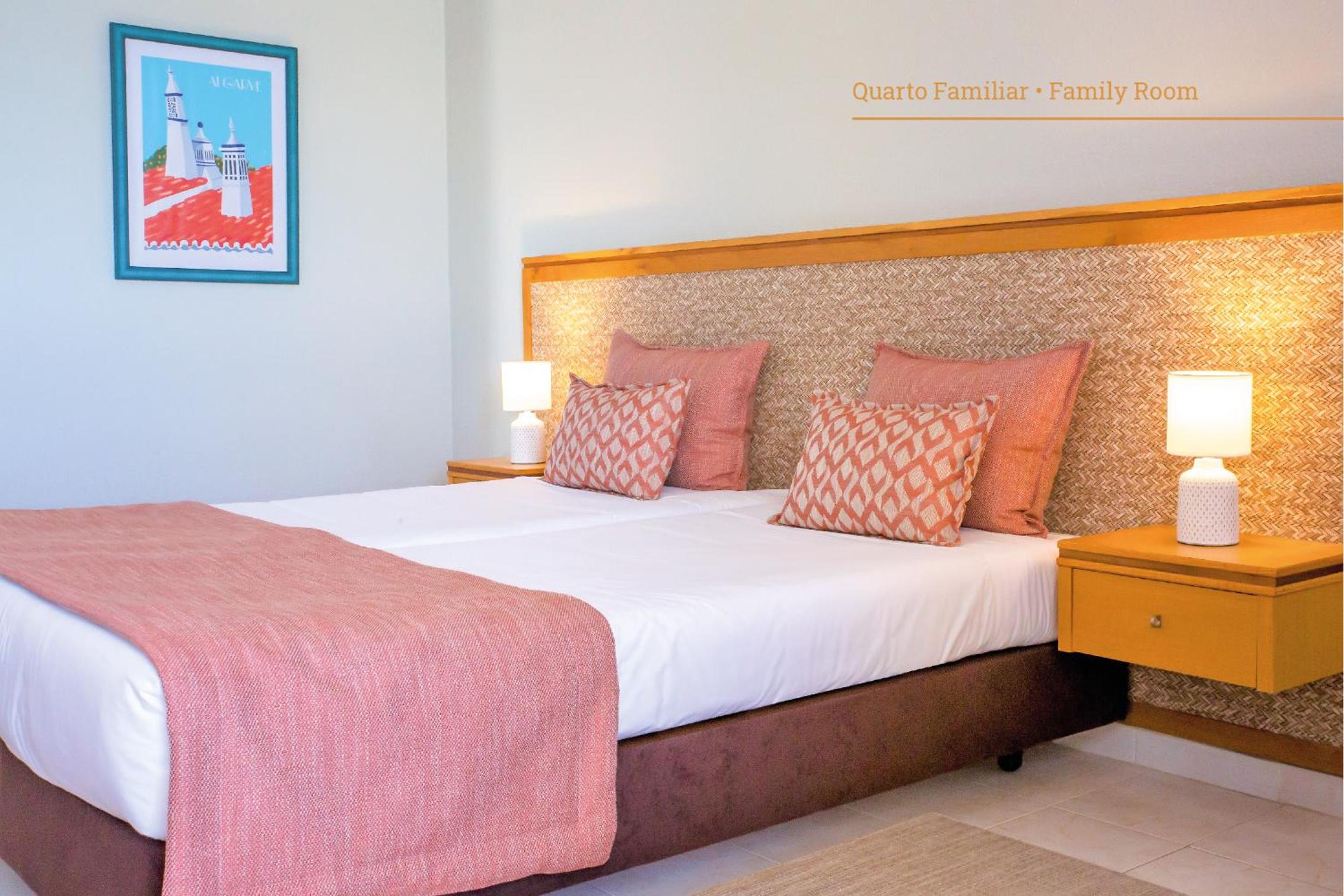 Twin Room (2 Adults + 2 Children) thumbnail 5