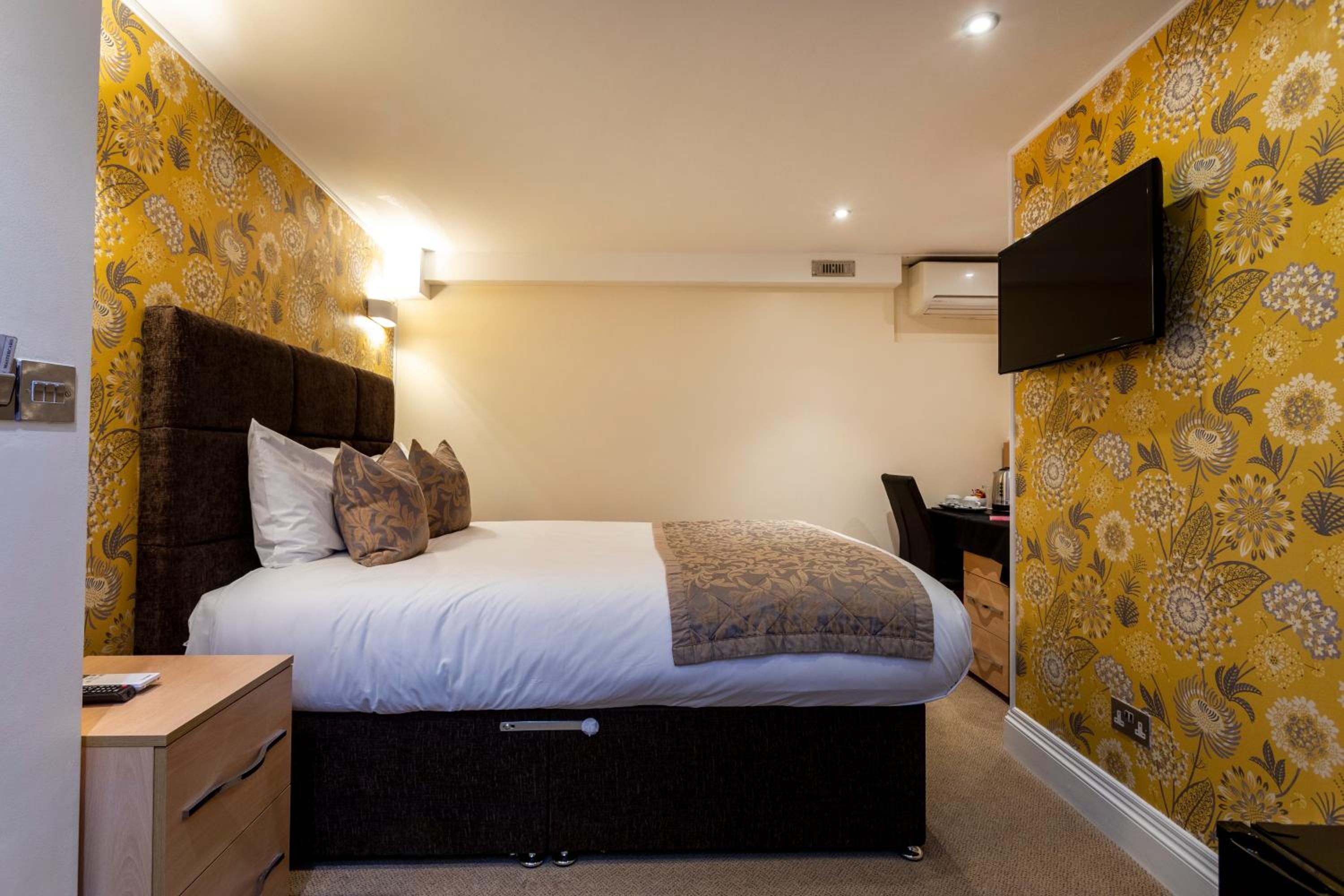 Standard Double Room photo 2