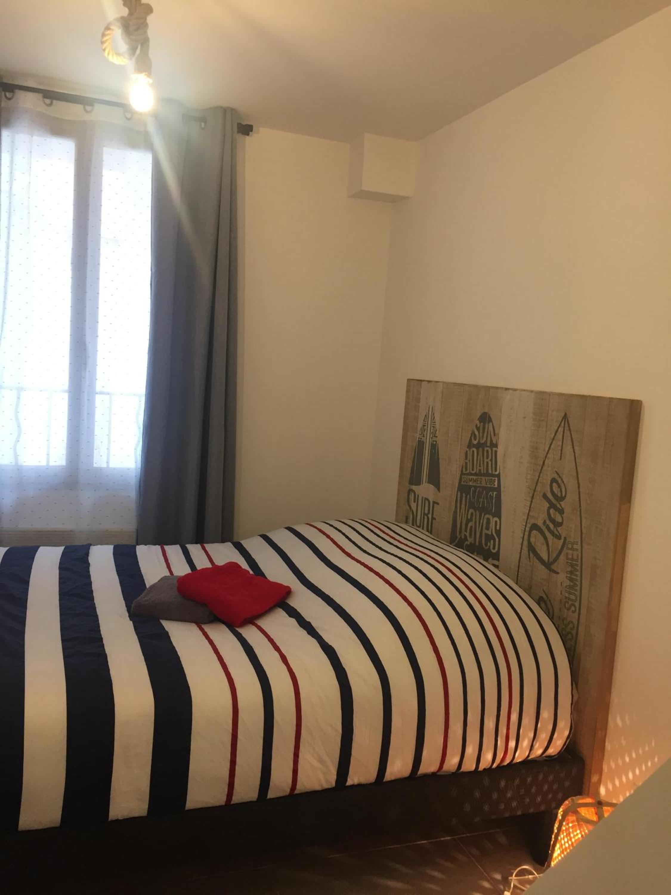 Apartment with Shower photo 3