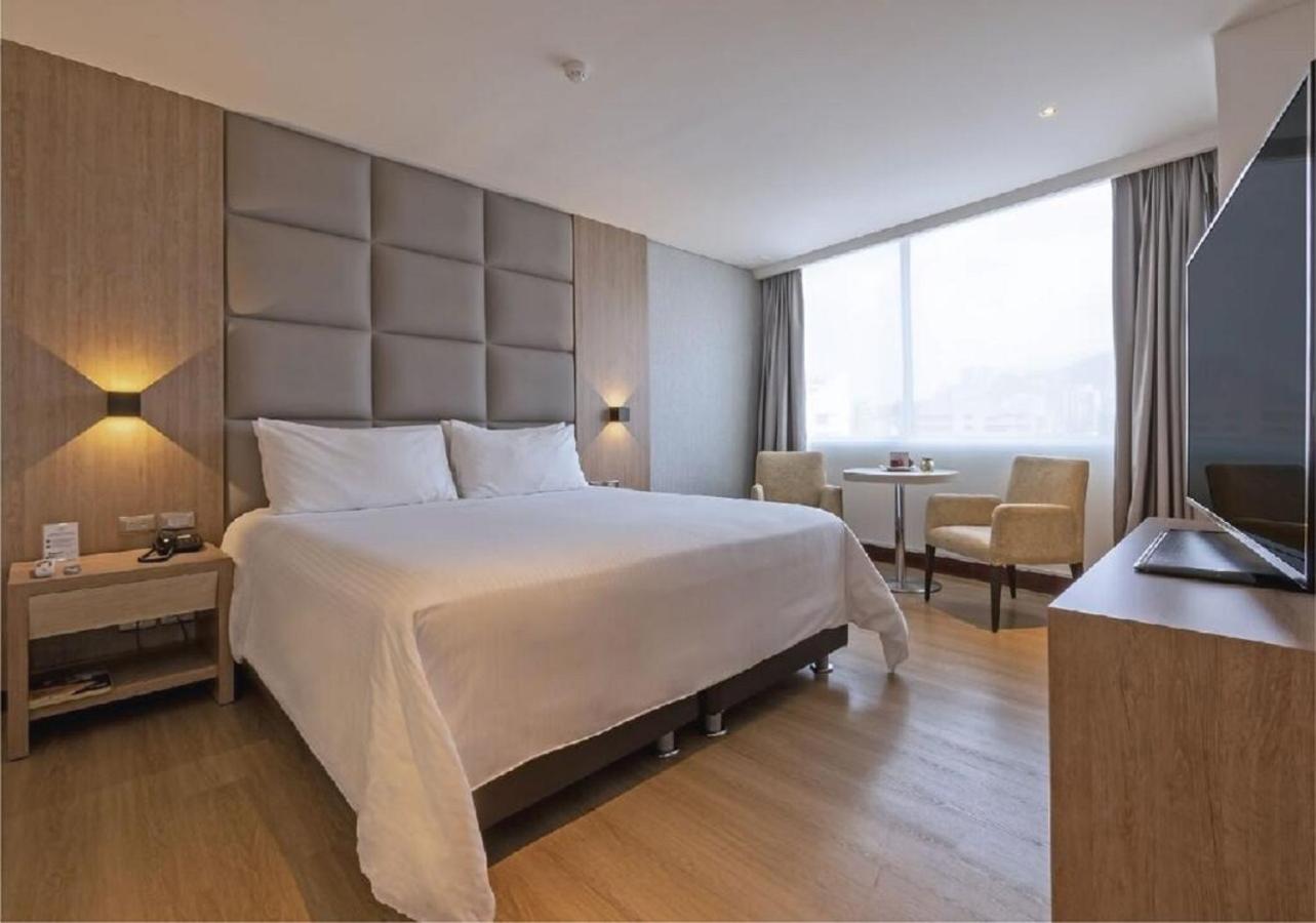 Suite - Photo 1