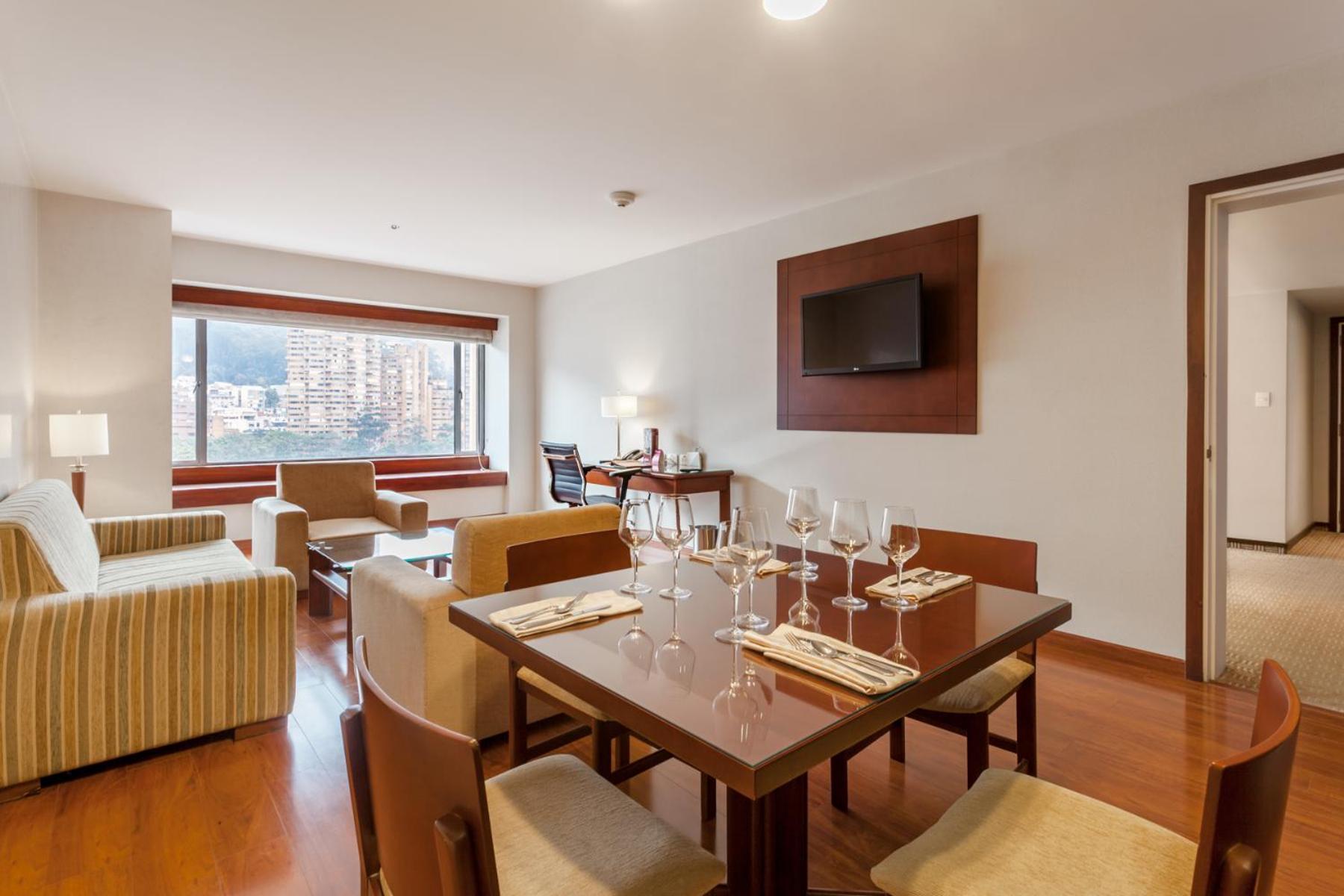 Superior Suite - Photo 8