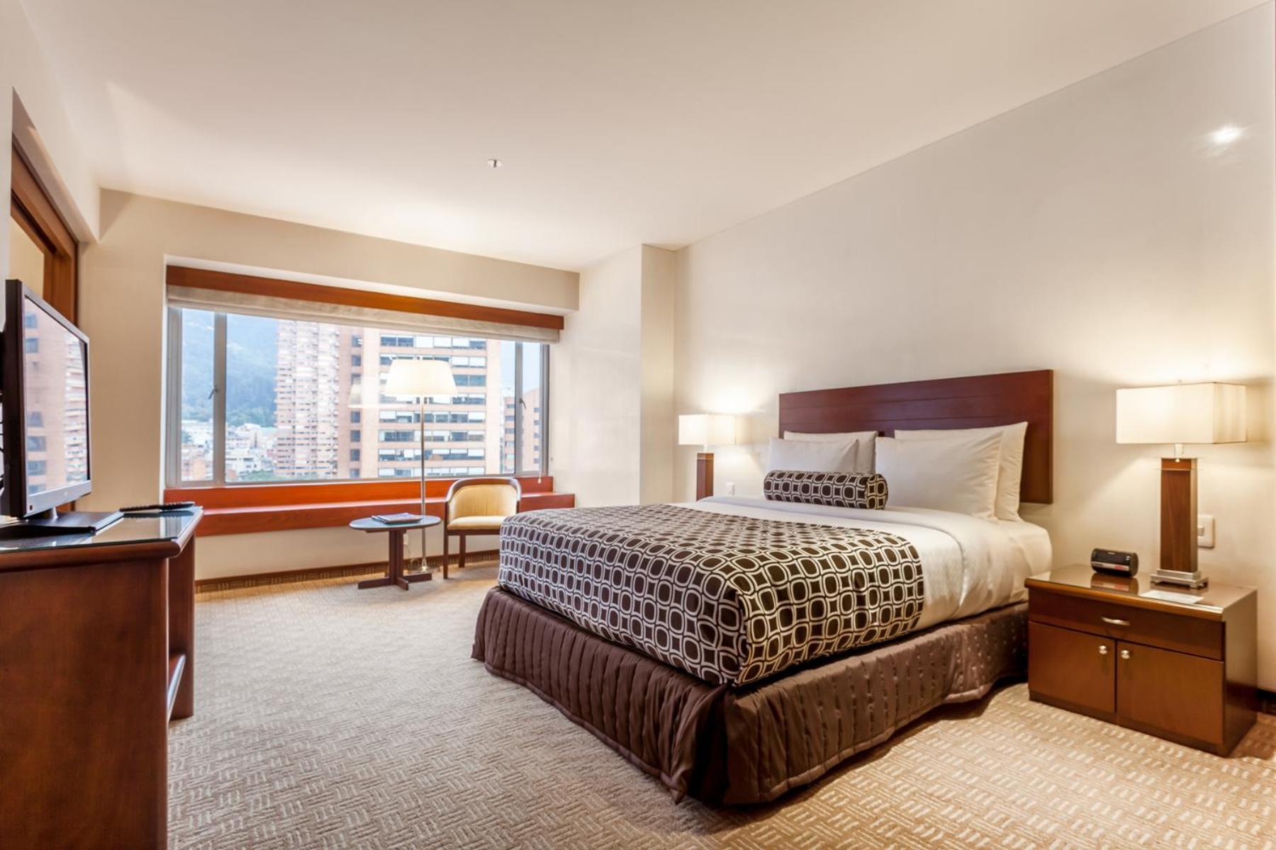 Deluxe Suite - City View