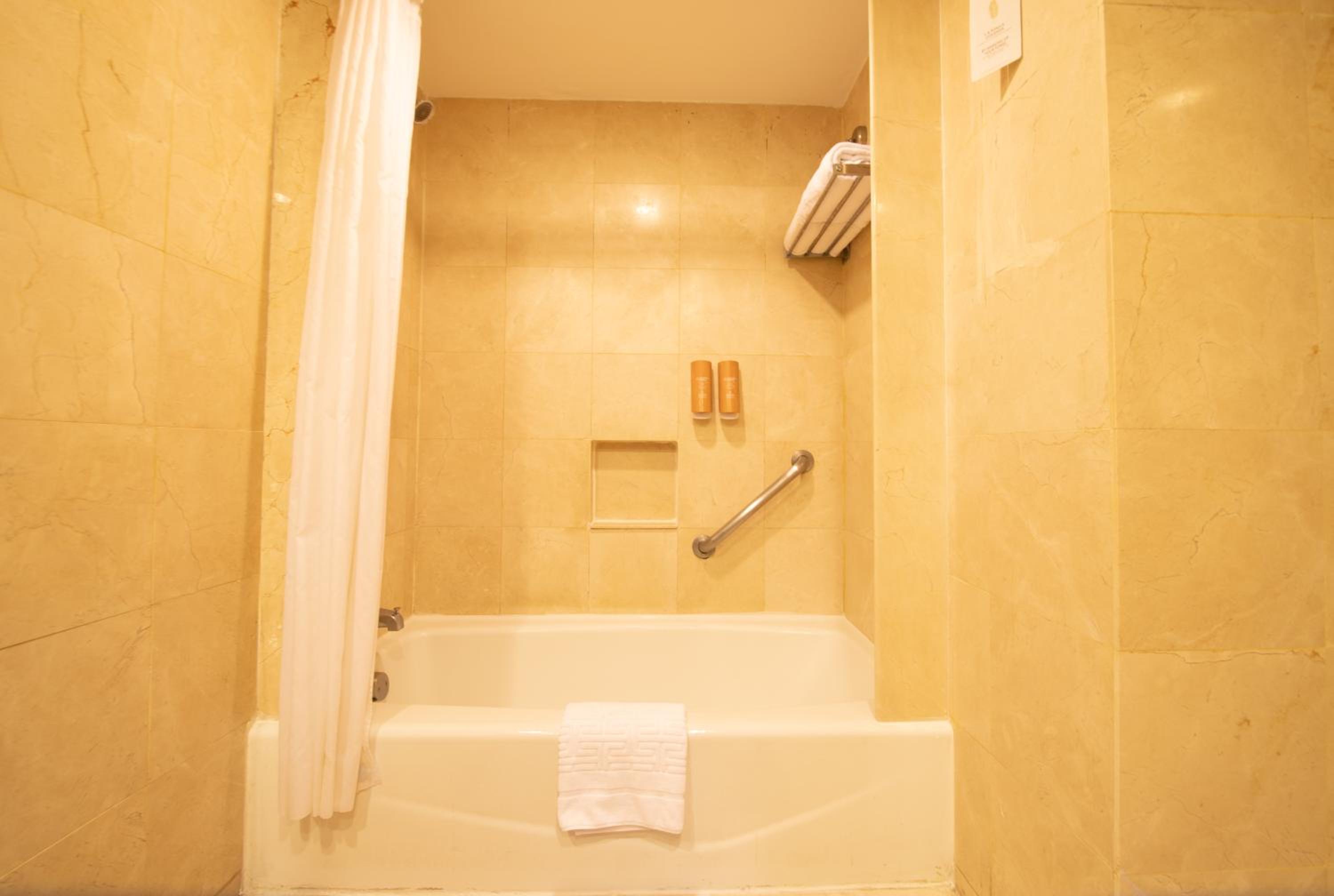 Club Privilege Suite with Sea View - Photo 2