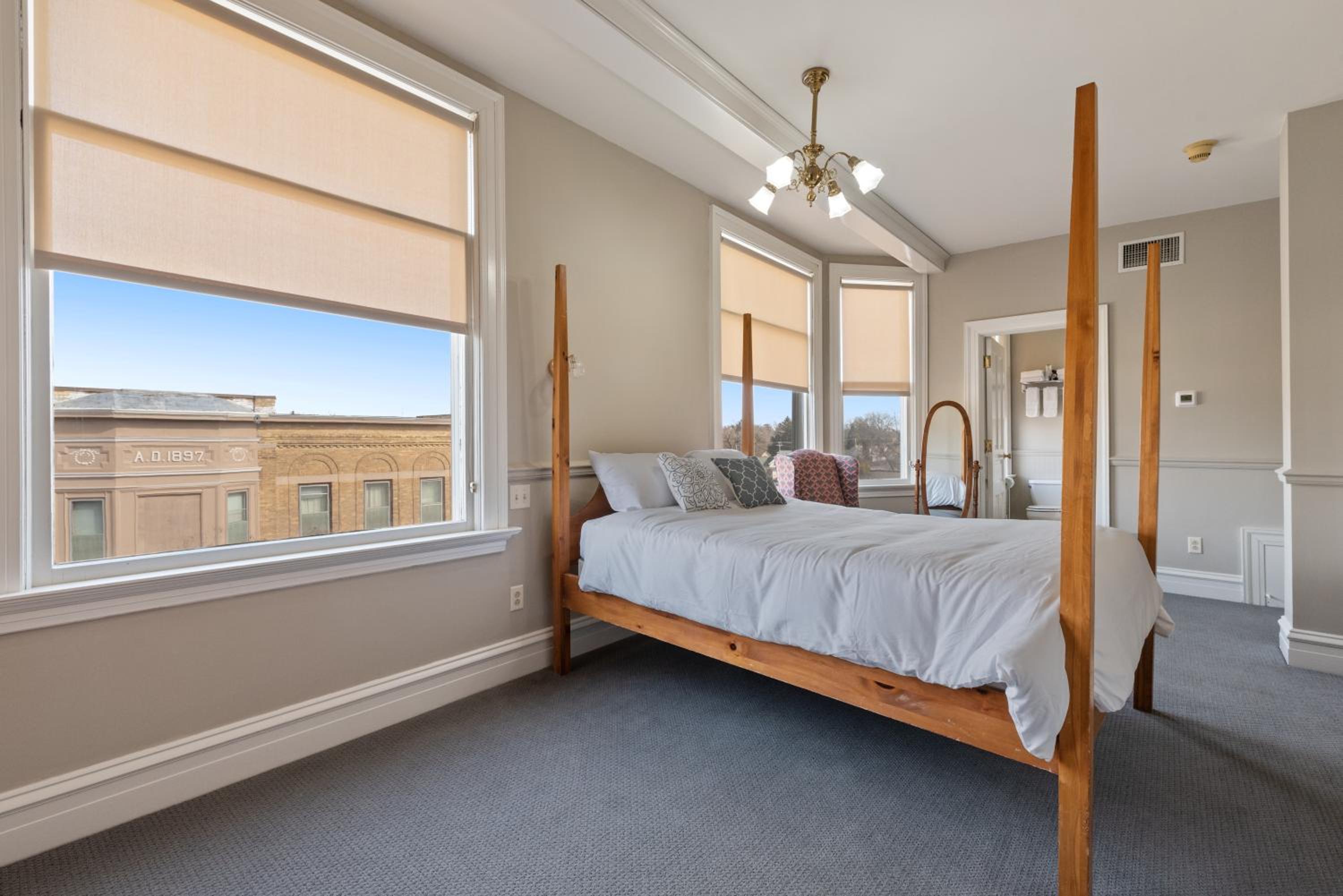 King Room with Spa Bath photo 3