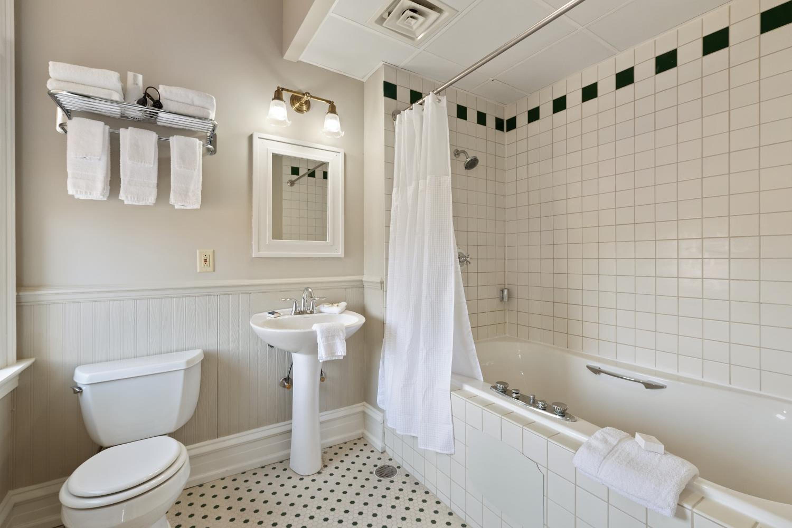 King Room with Spa Bath photo 2